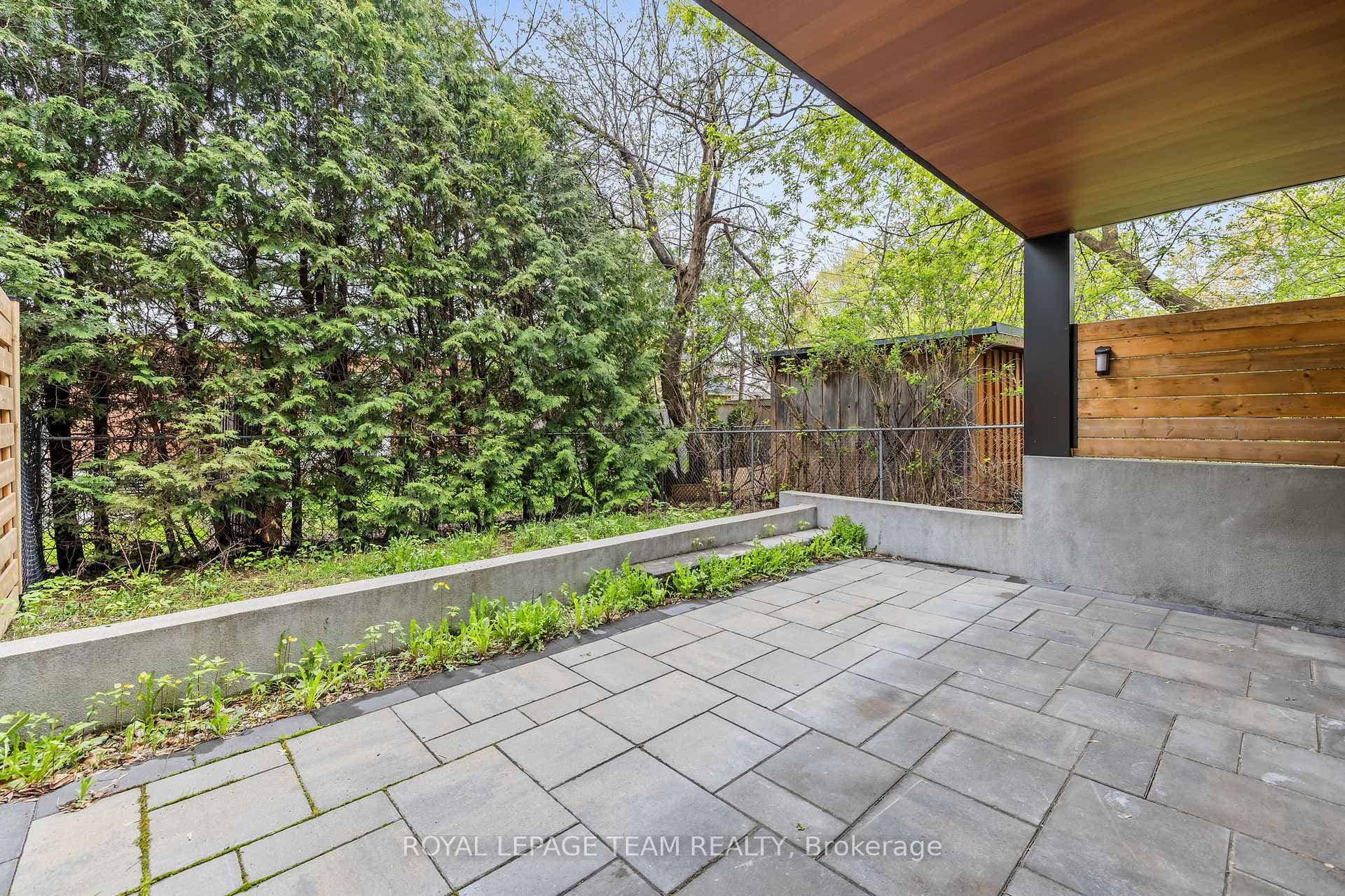 498 Wentworth Avenue photo 34