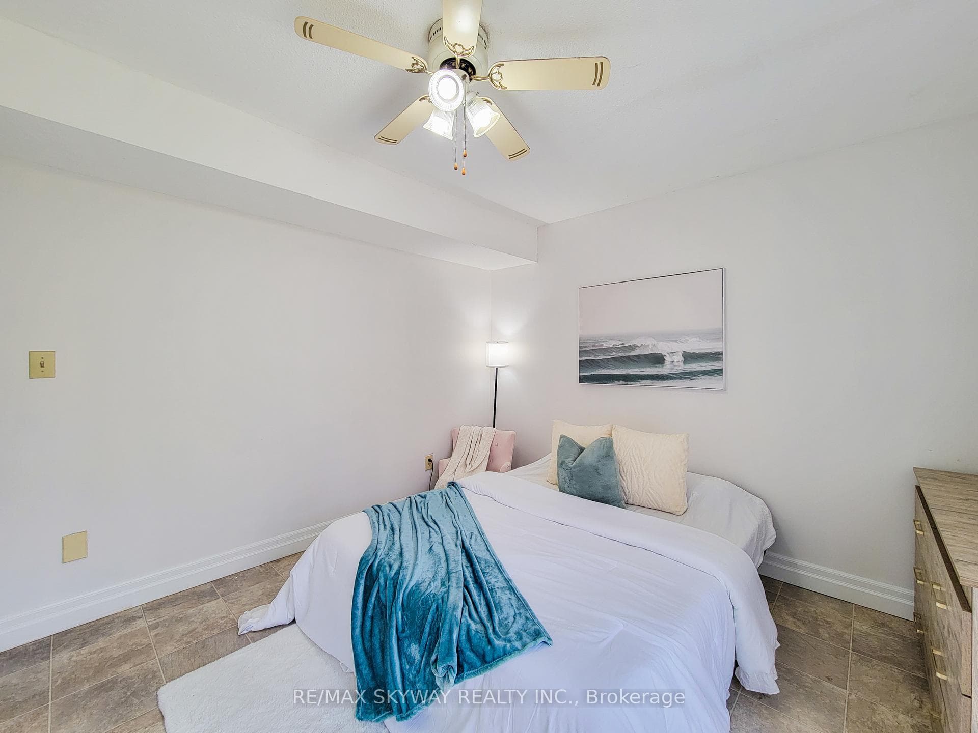 56 Harris Avenue Unit B photo 9