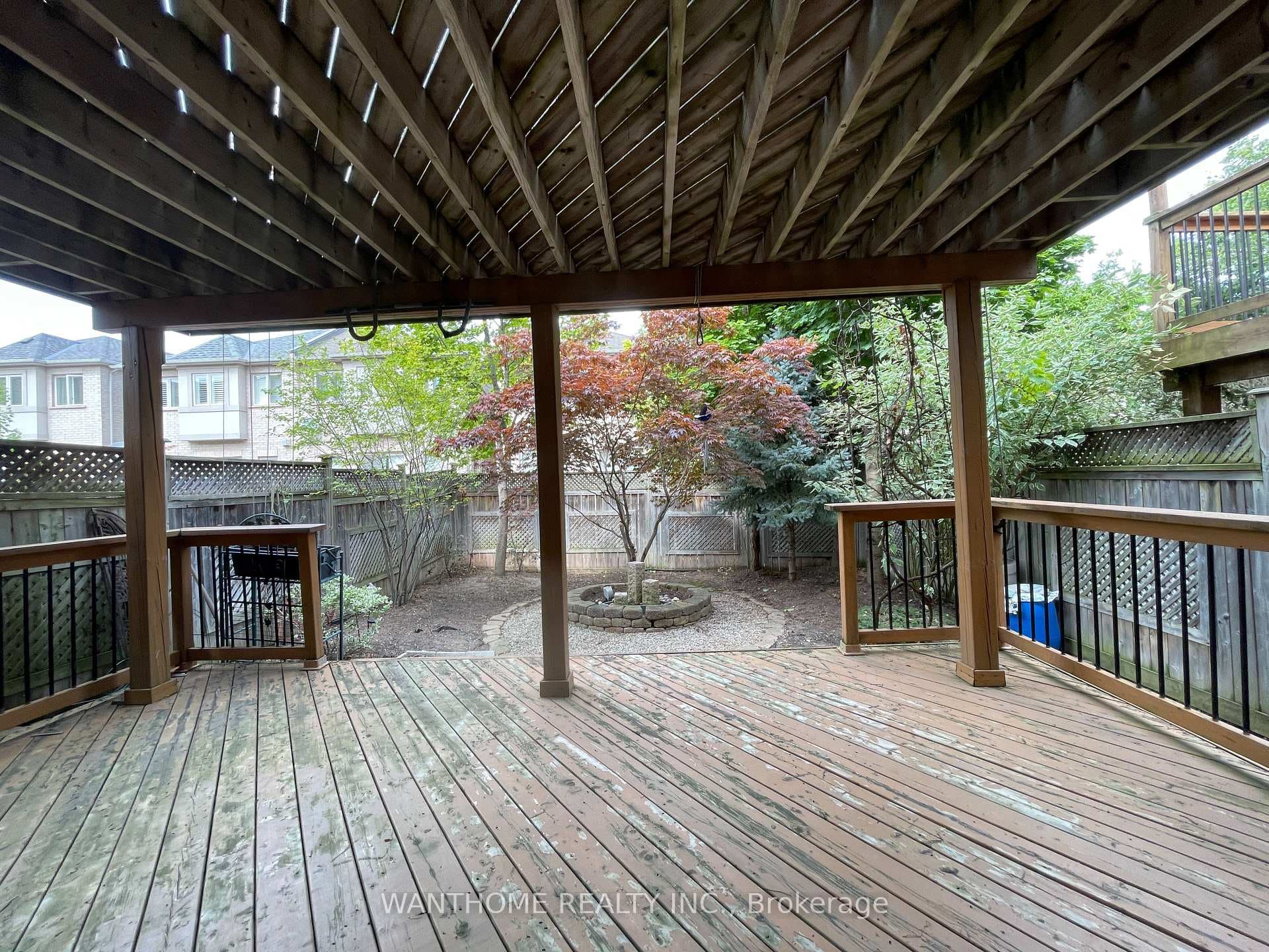 2381 Wasaga Drive photo 32