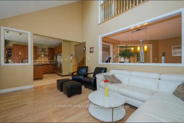 30 Masters Green Crescent photo 10