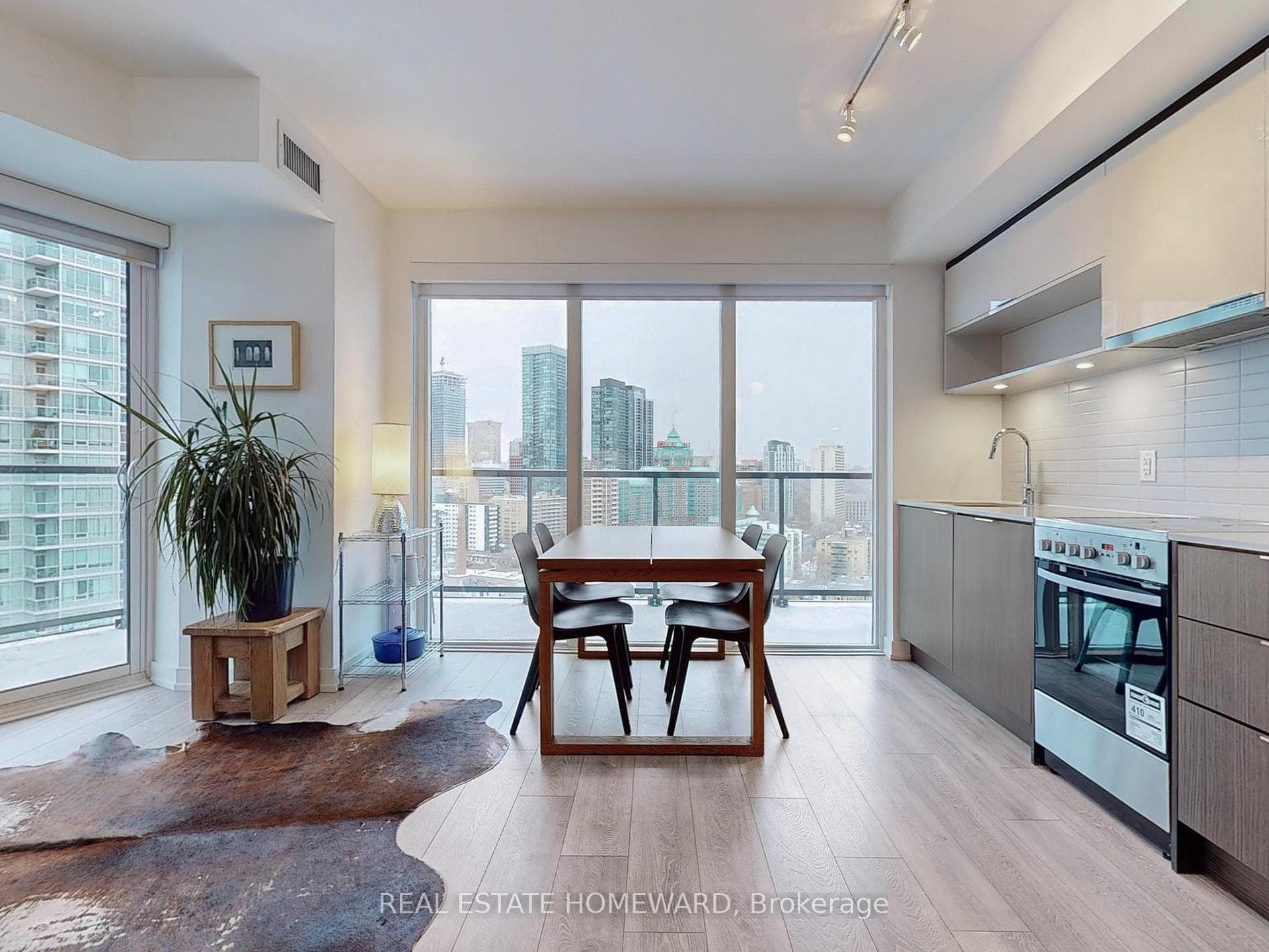 Kitchen and dining area