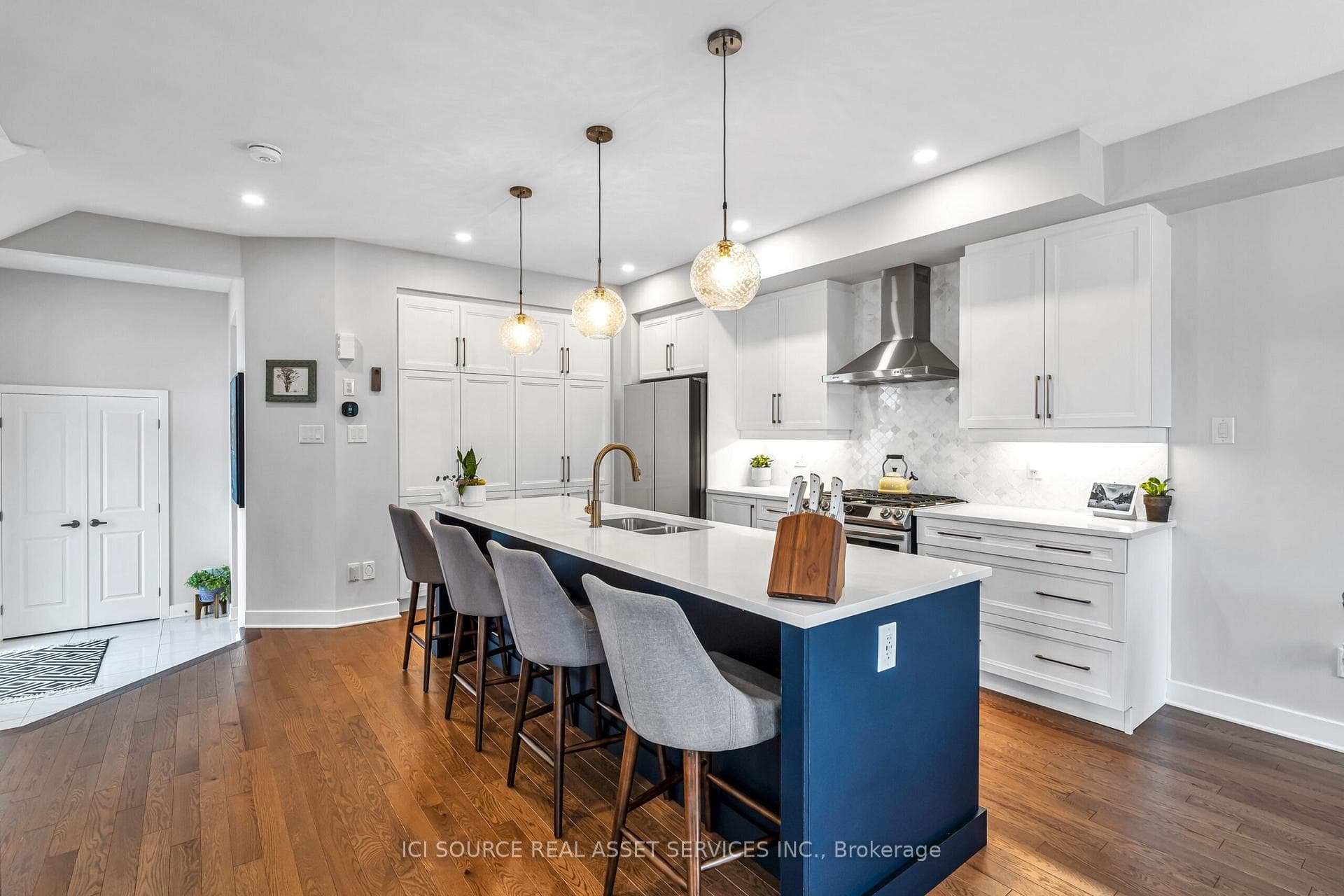 223 Bristol Crescent photo 7