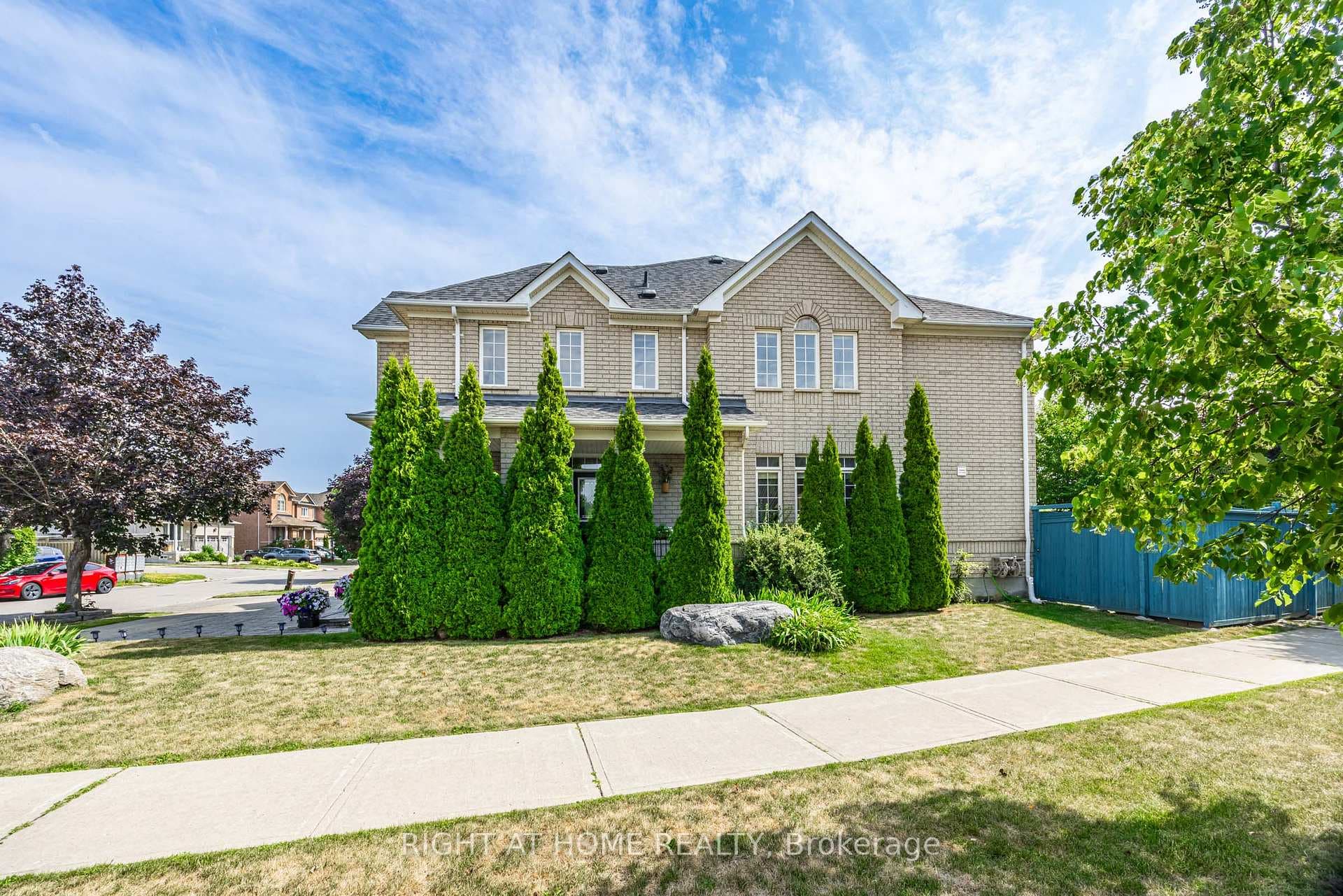 122 Annina Crescent photo 40