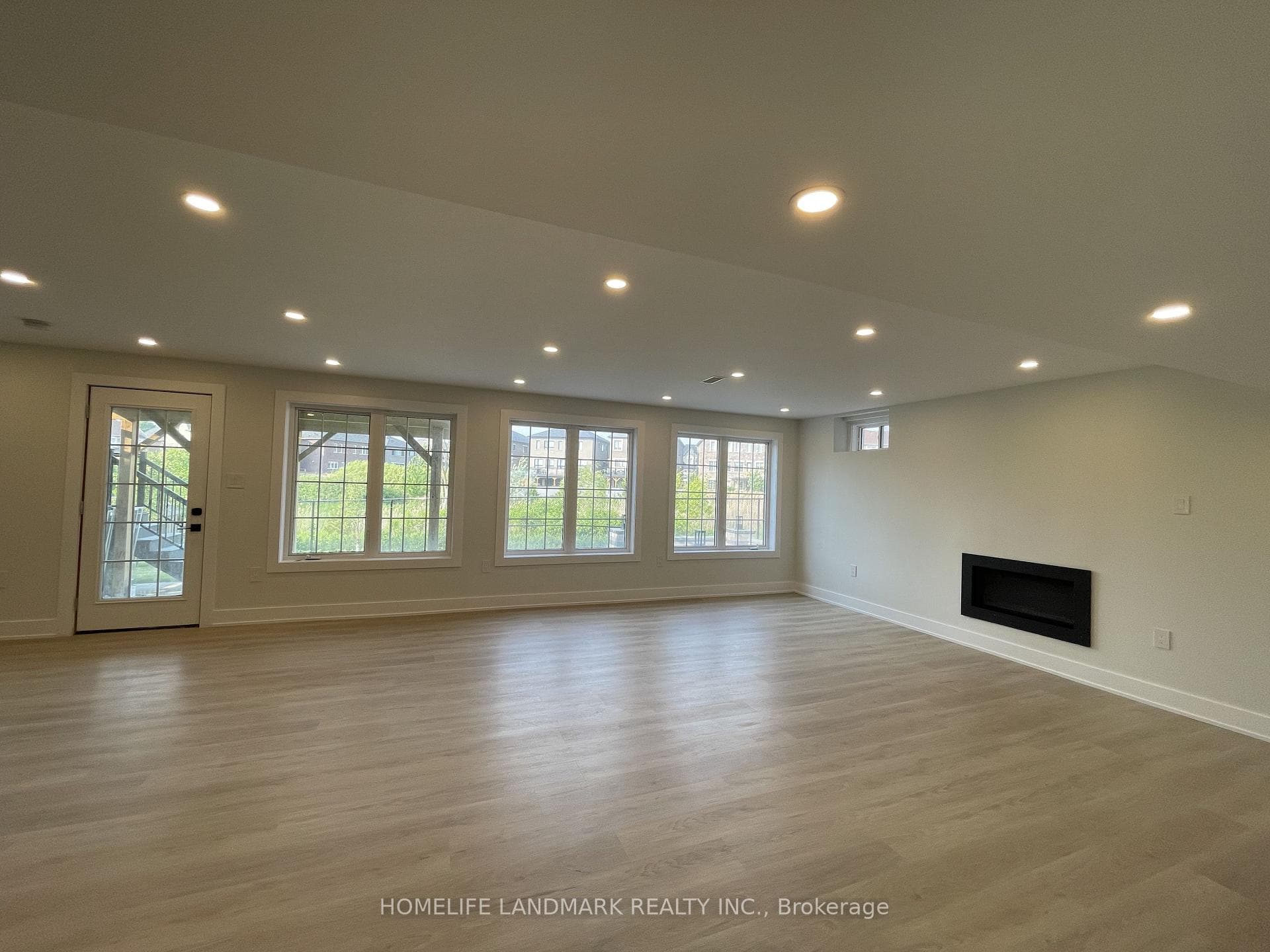 212 Scrivener Drive photo 7