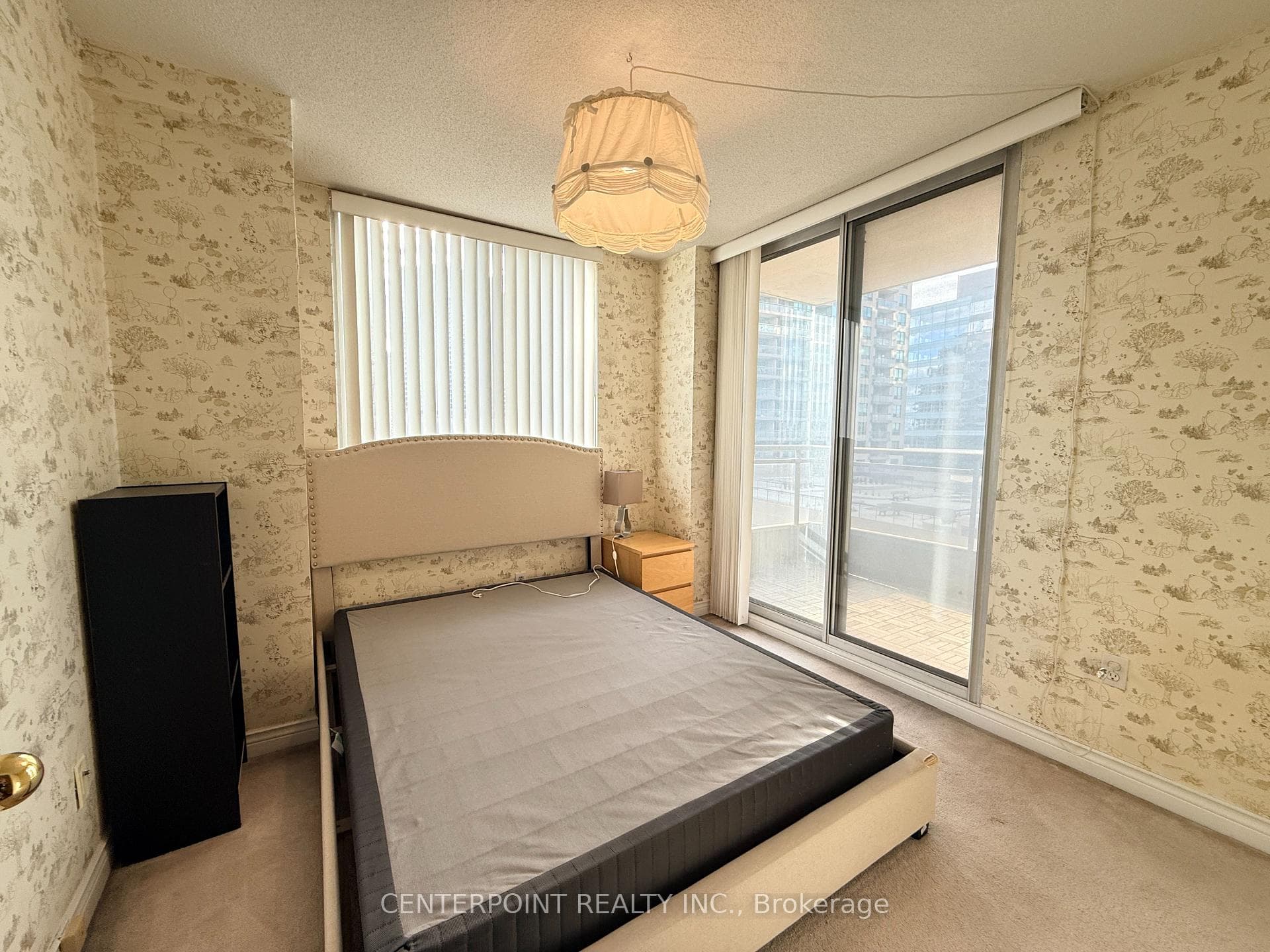 260 Doris Avenue Unit 602 photo 4
