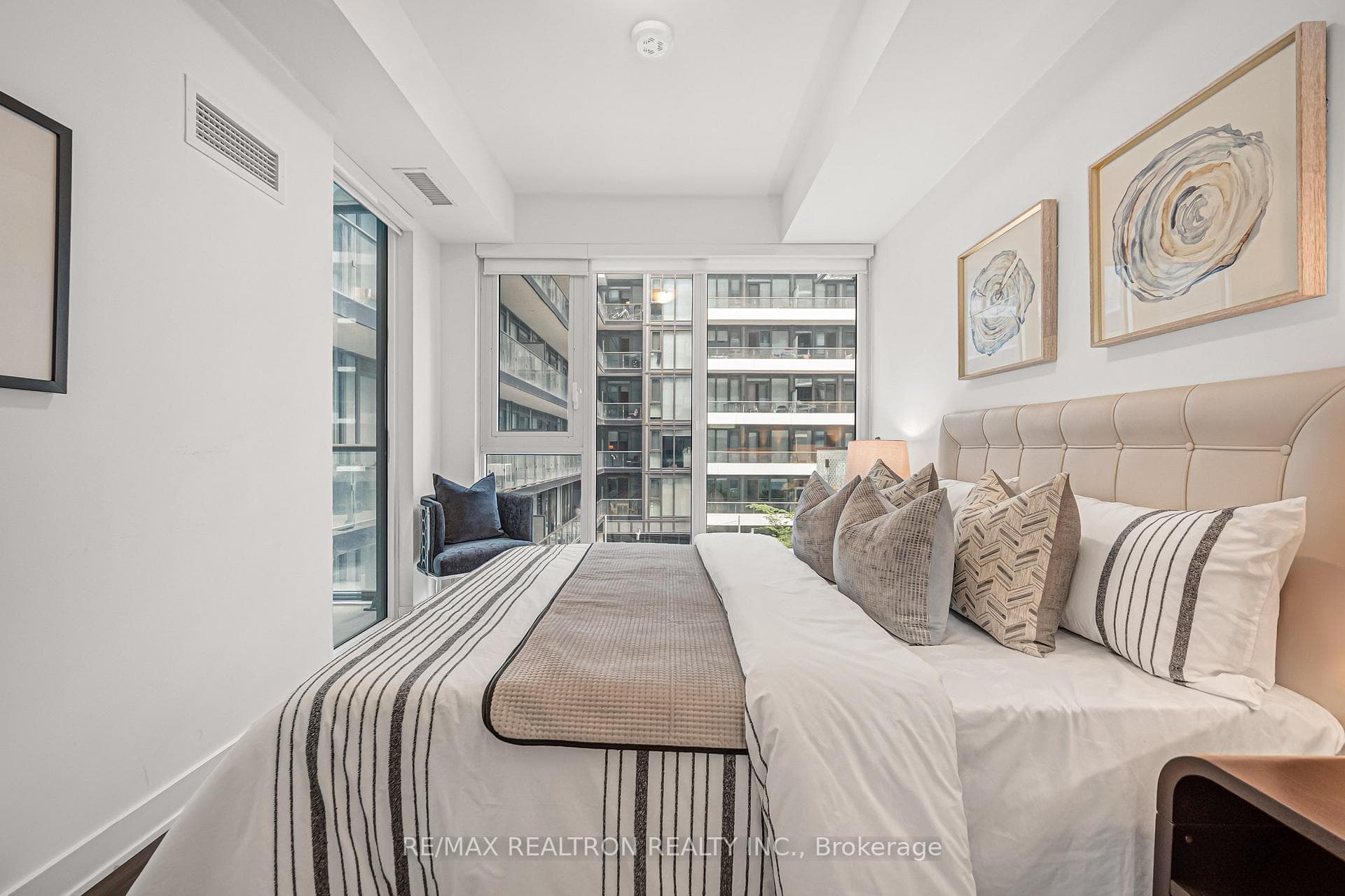 135 Lower Sherbourne Street Unit 1439 photo 29