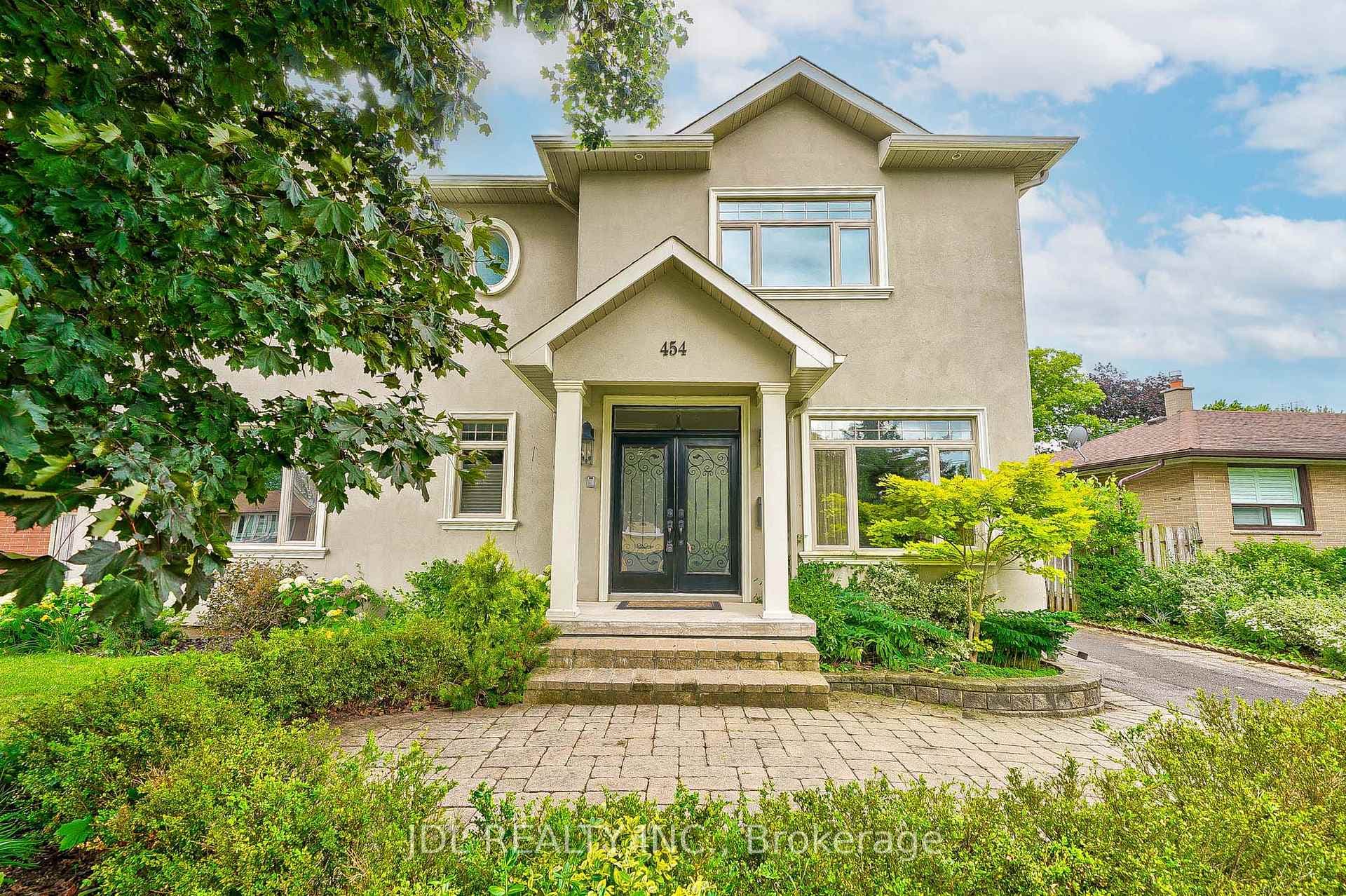 454 Valley Drive photo 1