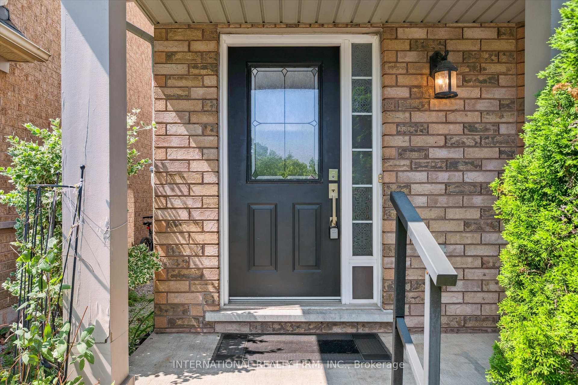 2348 Proudfoot Trail photo 4