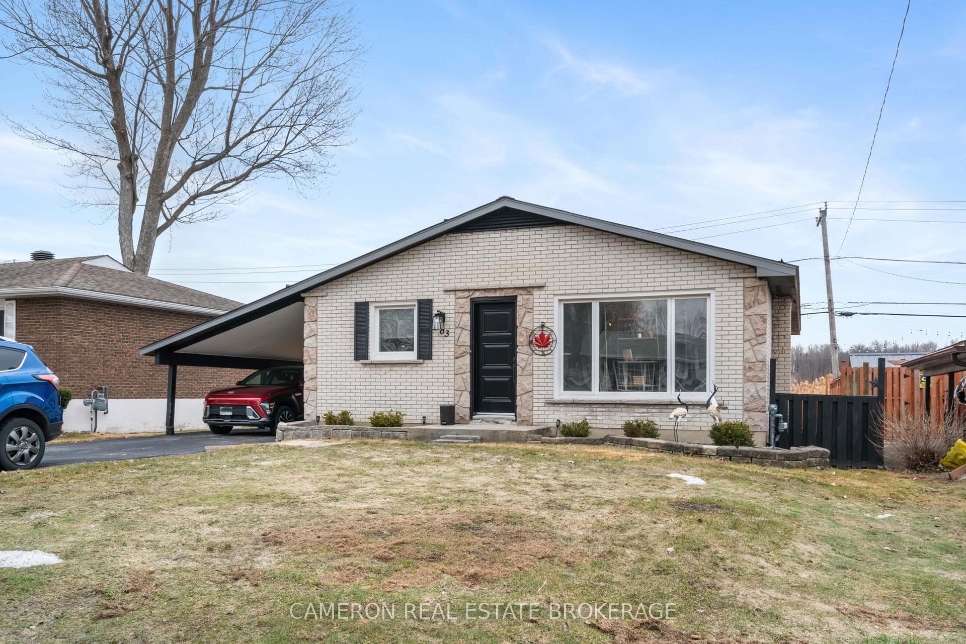 Three bedroom brick bungalow/Move-in condition
