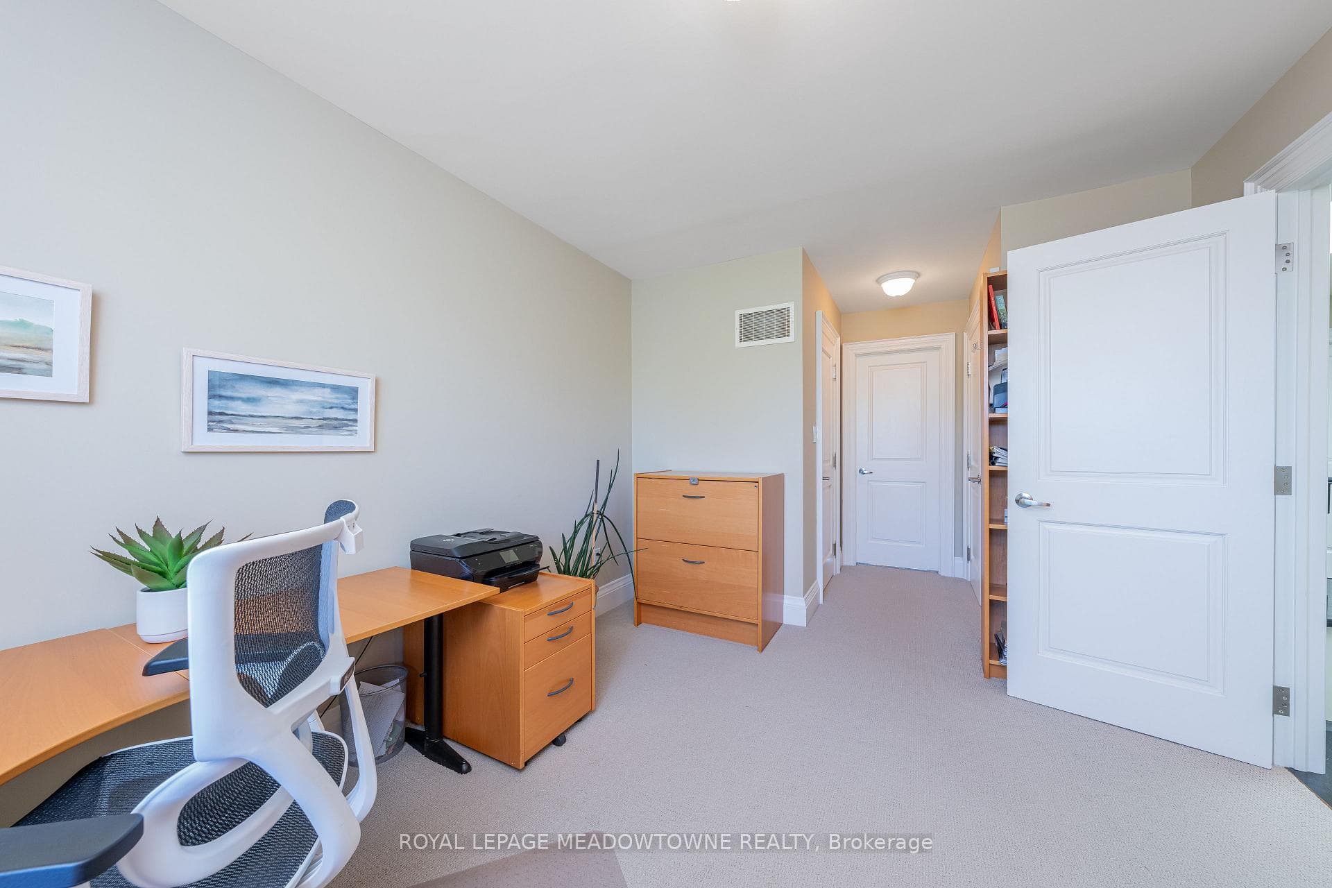 42 Oak Street photo 29