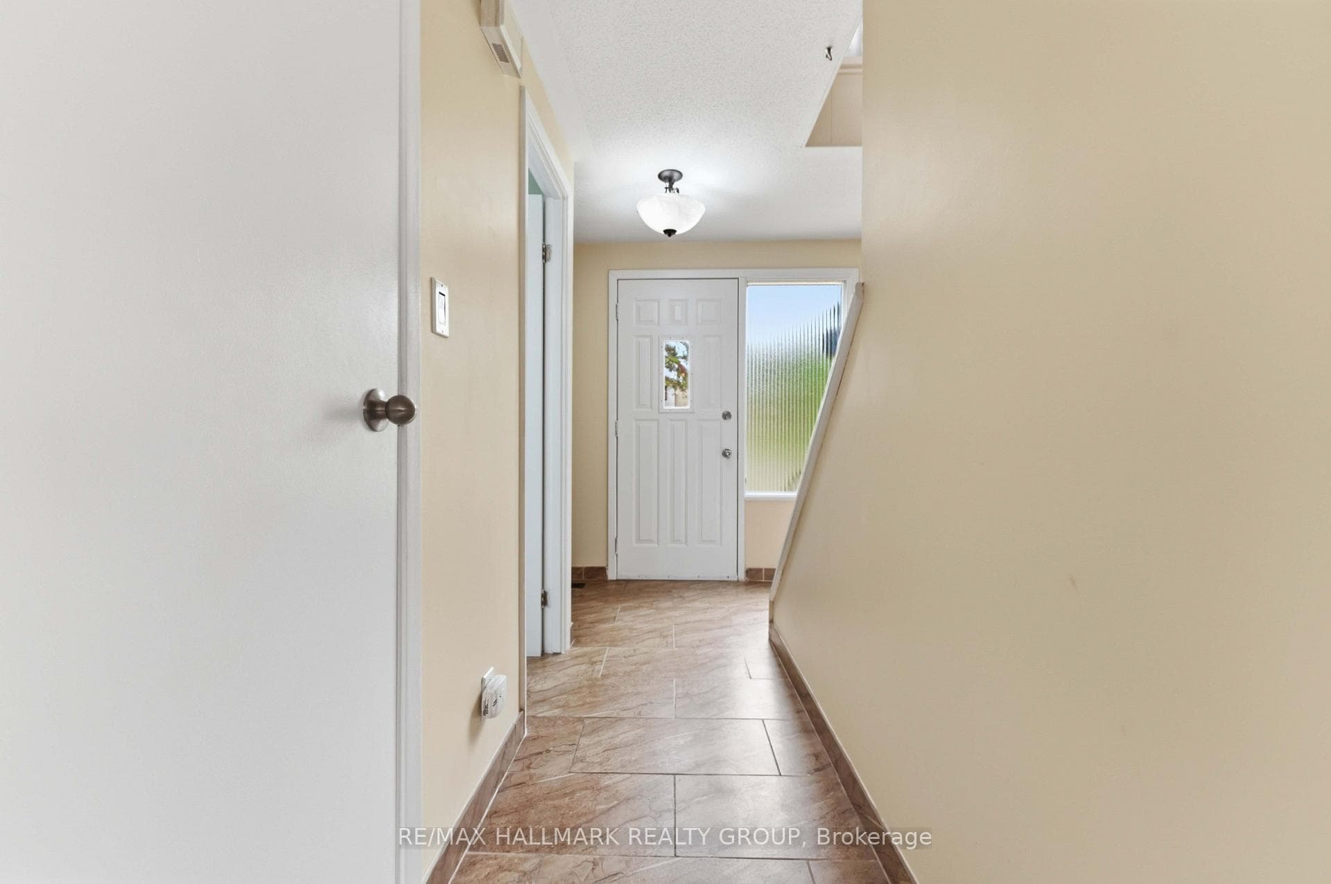 1506 Beaverpond Drive Unit B photo 12