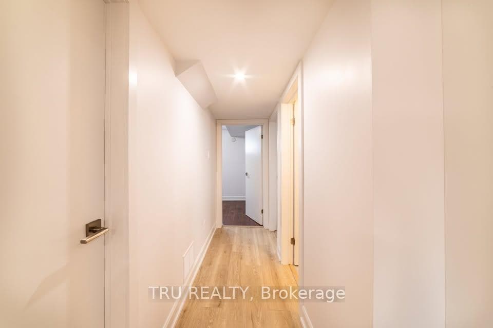 2424 Iris Street Unit B photo 9