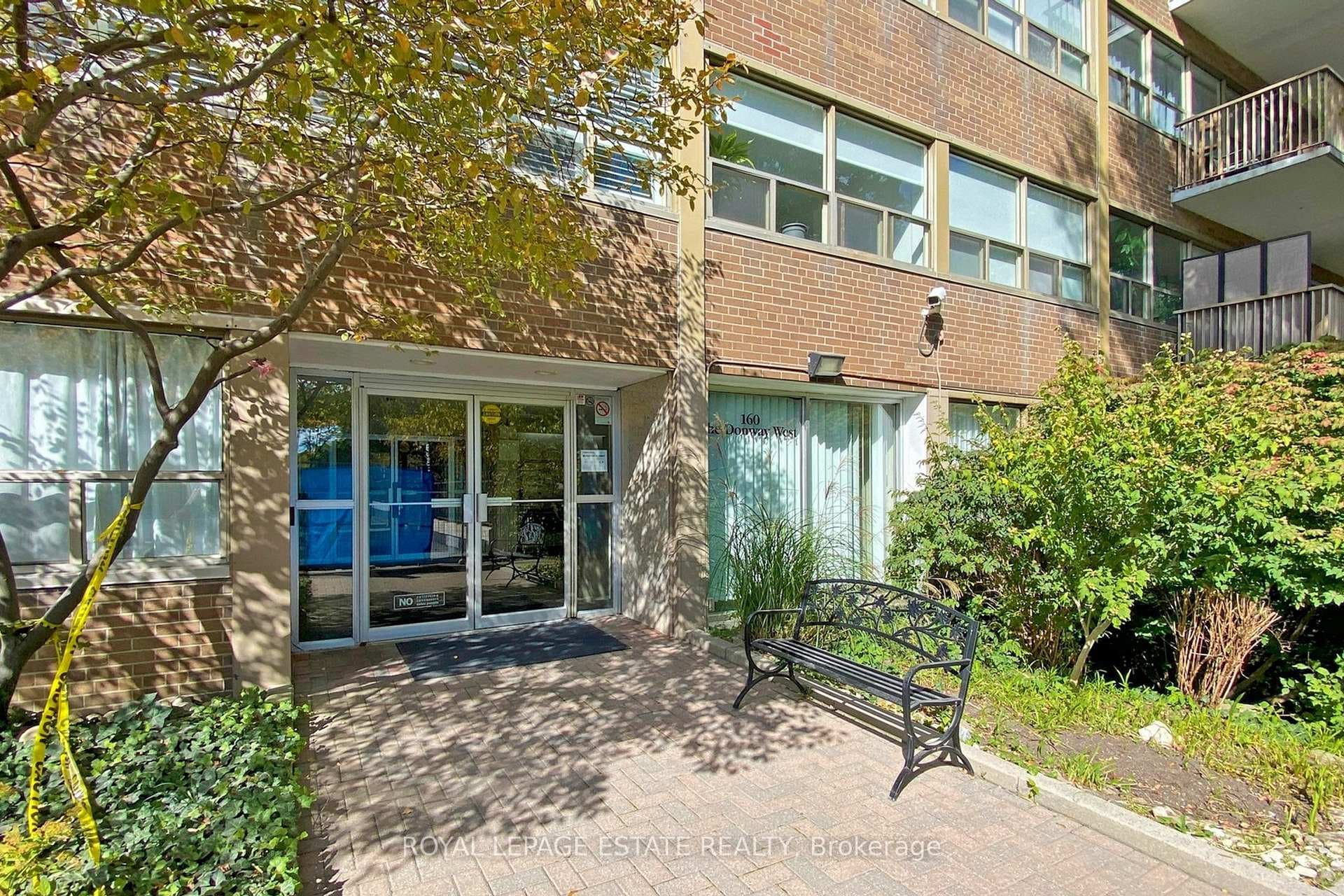 160 The Donway N/A Unit 208 photo 1