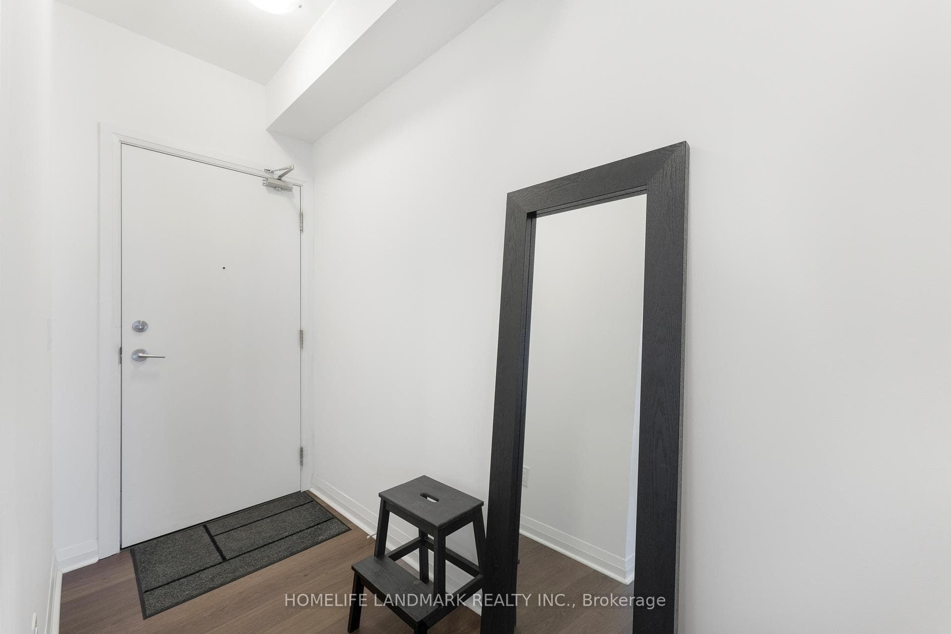 55 Oneida Crescent Unit 704 photo 5