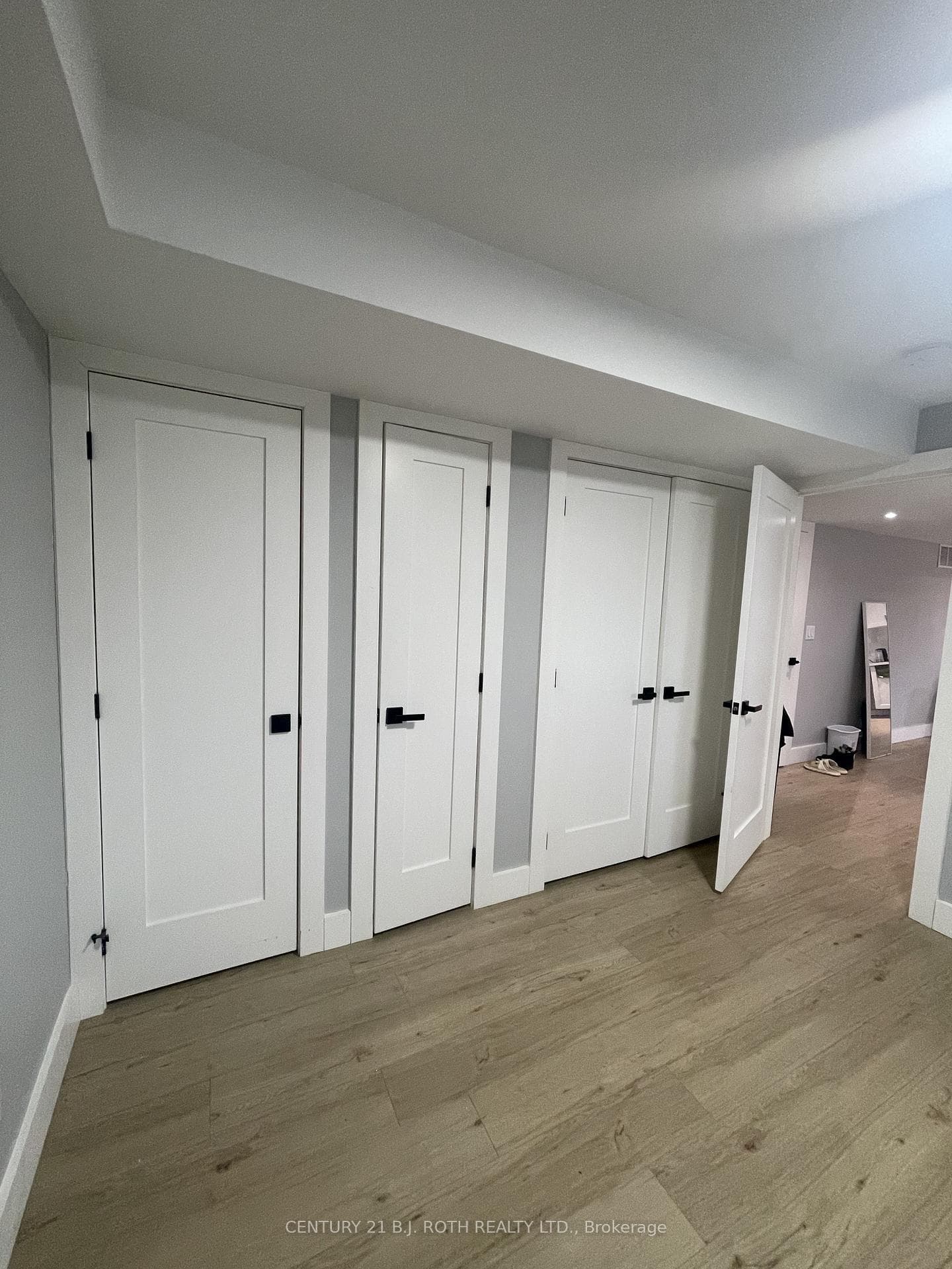 56 Olive Crescent photo 10