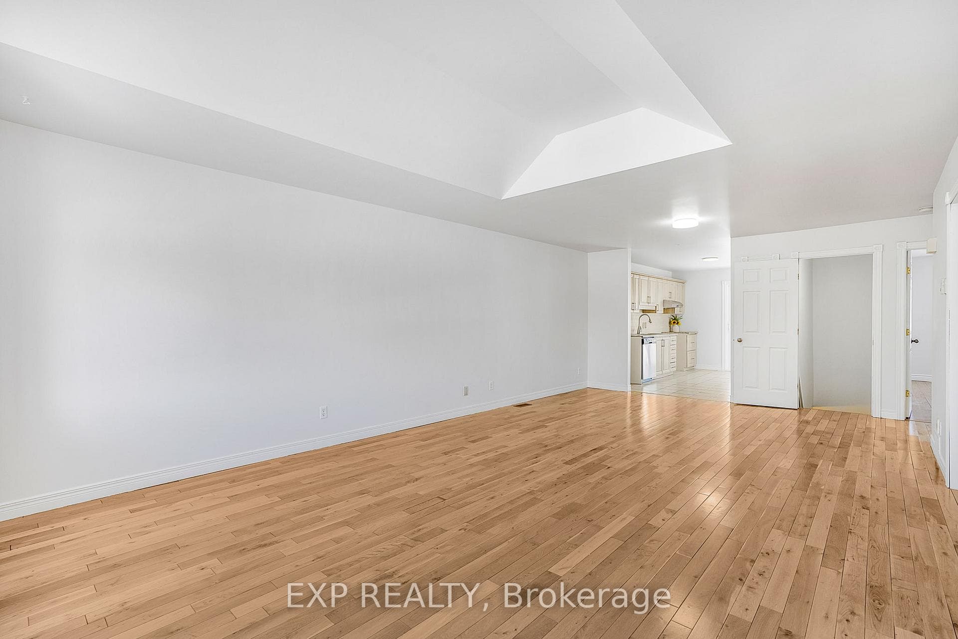 445 Desjardins Street photo 5