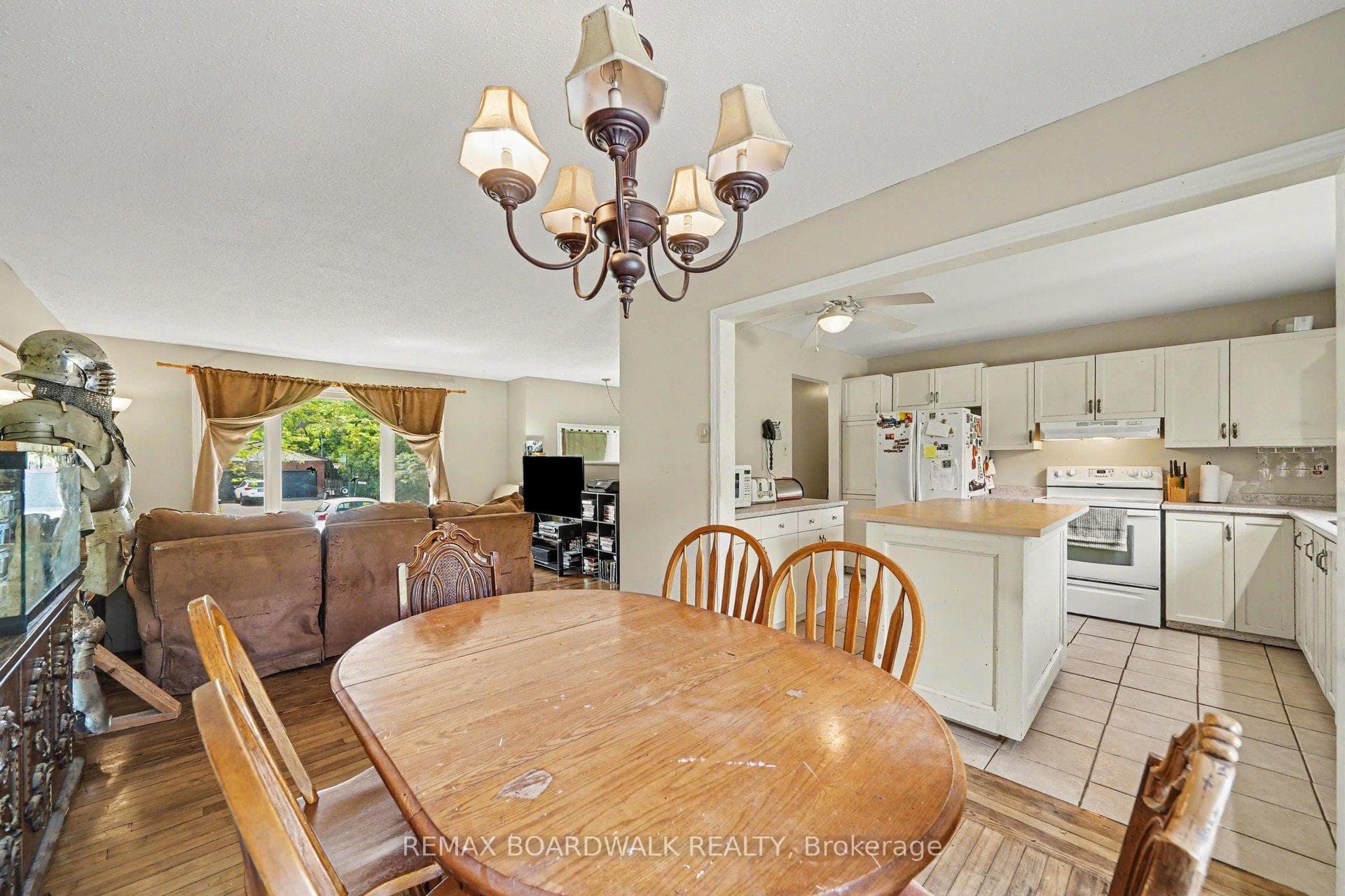 3399 Regburn Drive photo 8