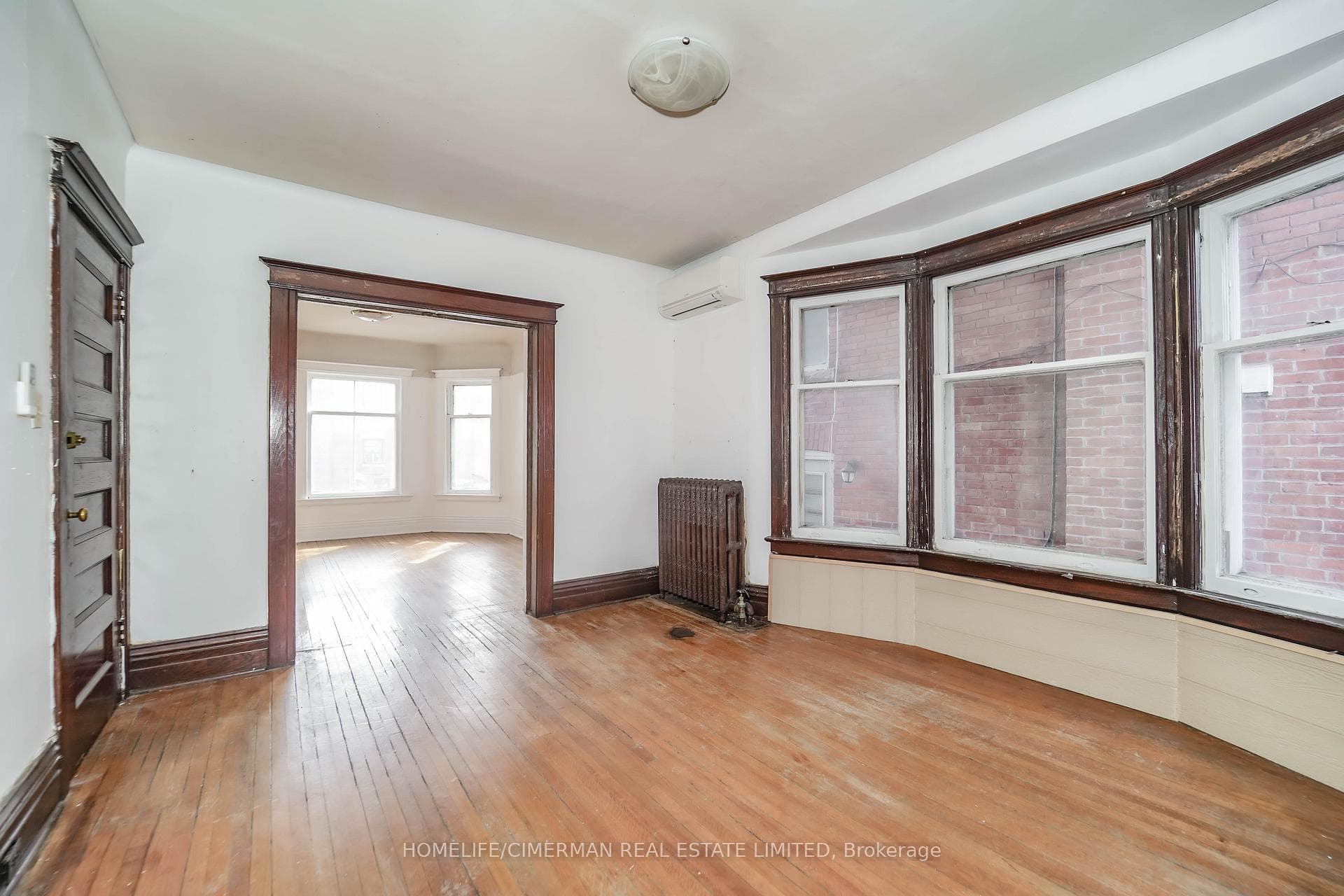 98 Dewson Street photo 8