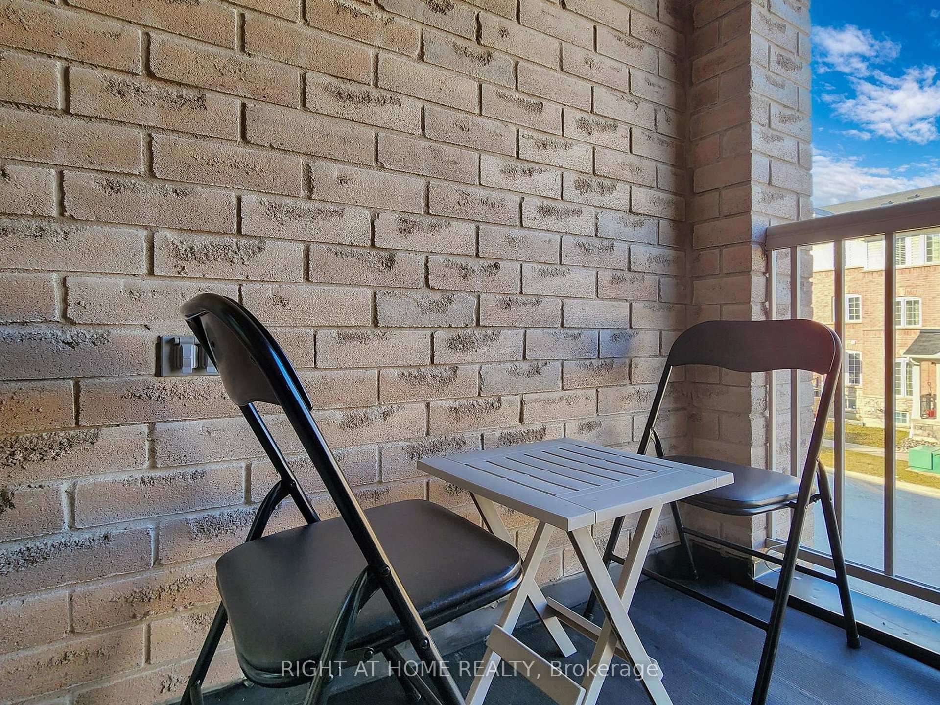 15 Blunden Road photo 12