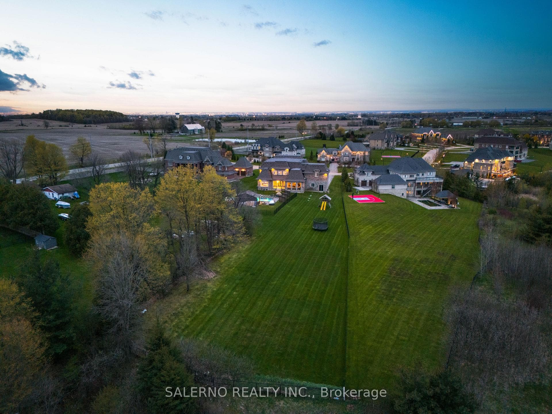 21 Stallions Court photo 49
