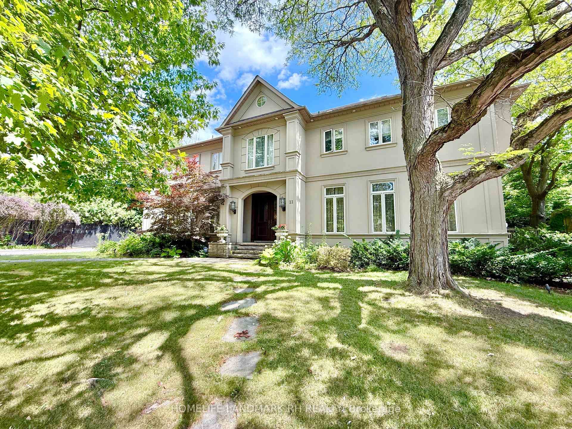11 Chieftain Crescent photo 6