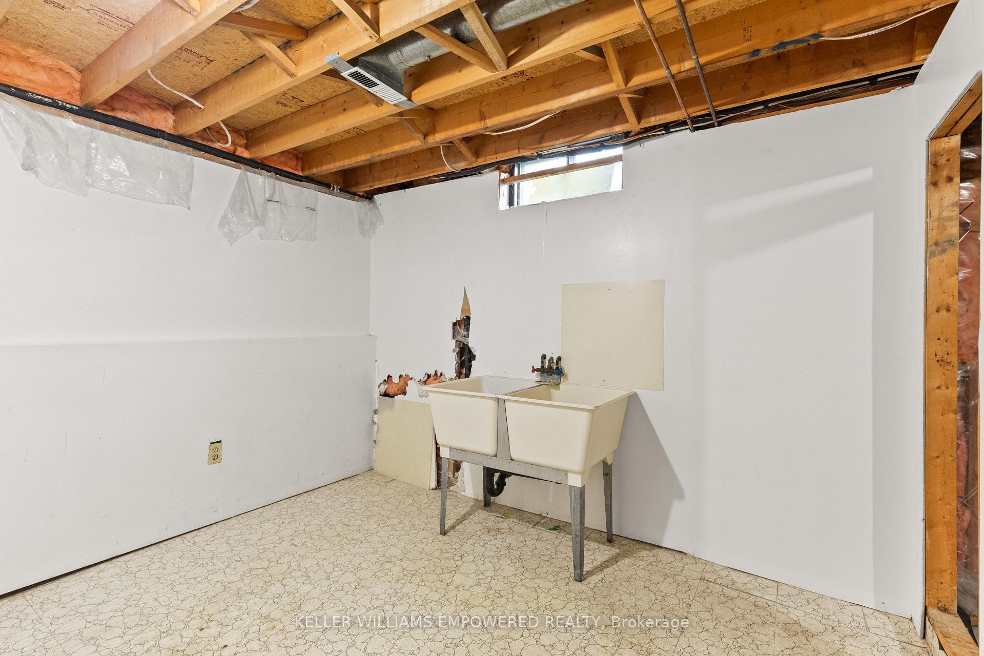 53 Anthony Lane photo 24