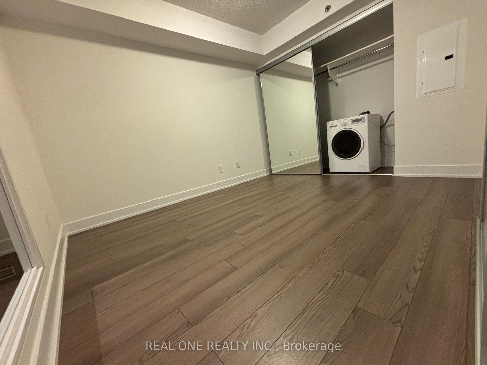 318 Richmond Street Unit 614 photo 3