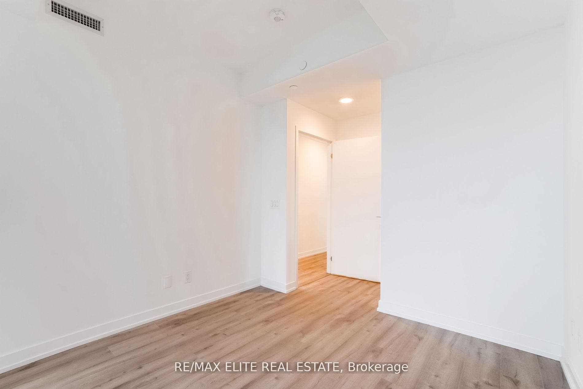 135 East Liberty Street Unit 1003 photo 14