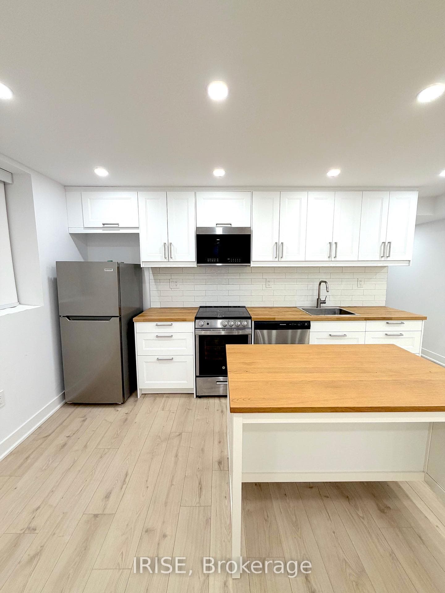 2 Selwood Avenue Unit A photo 4