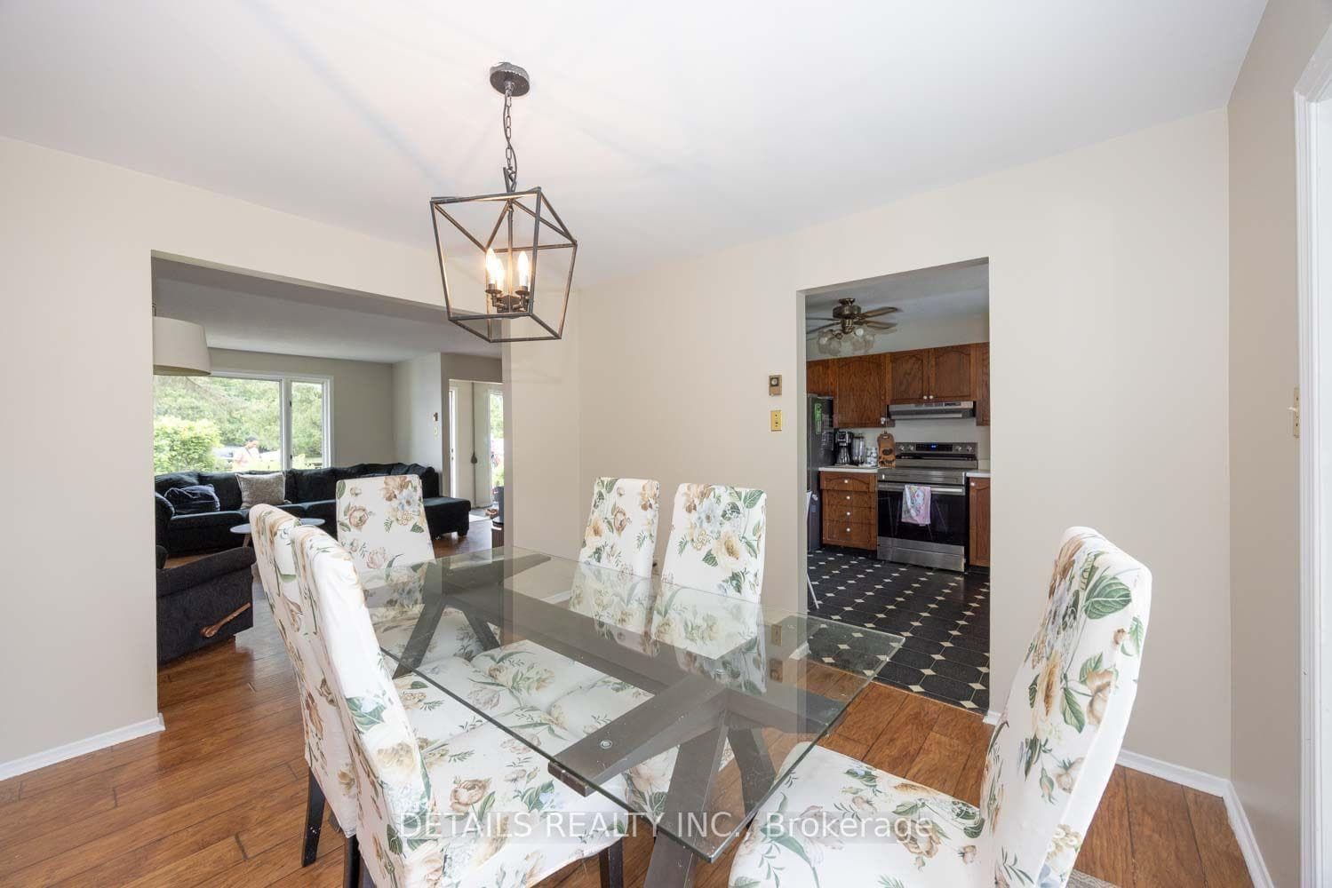 120 Delaney Drive photo 23