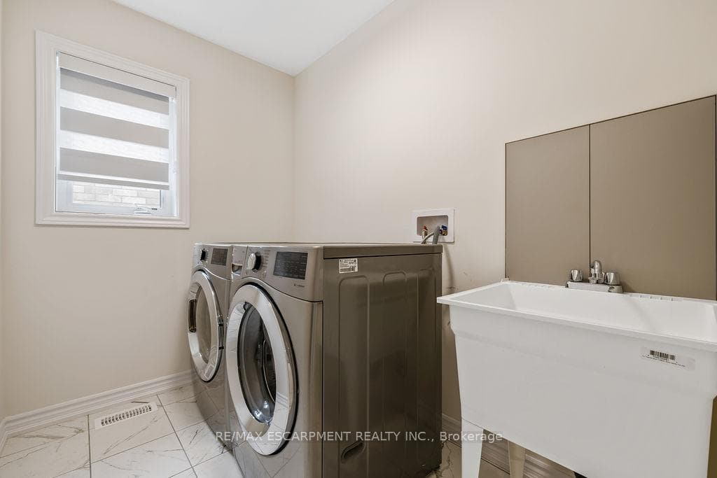 67 Lise Lane photo 22