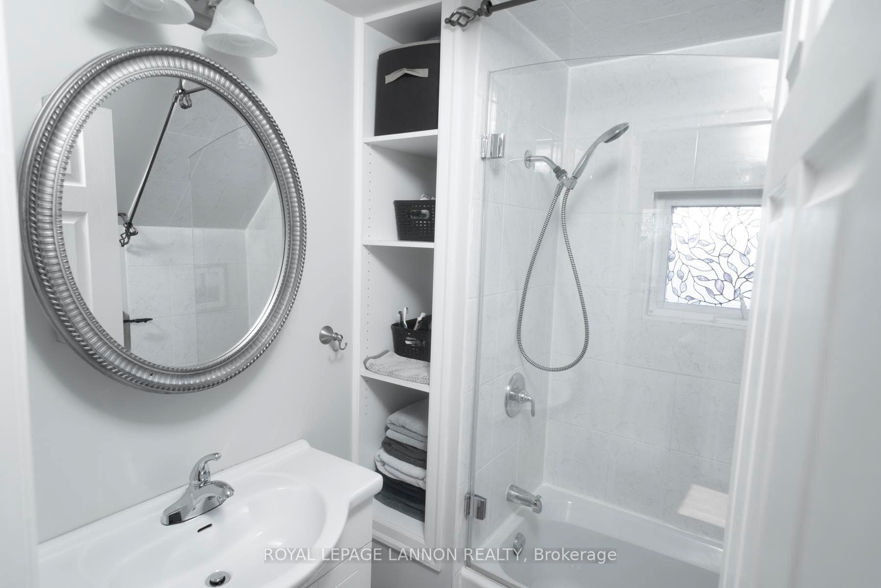 407 Oliver Road photo 17