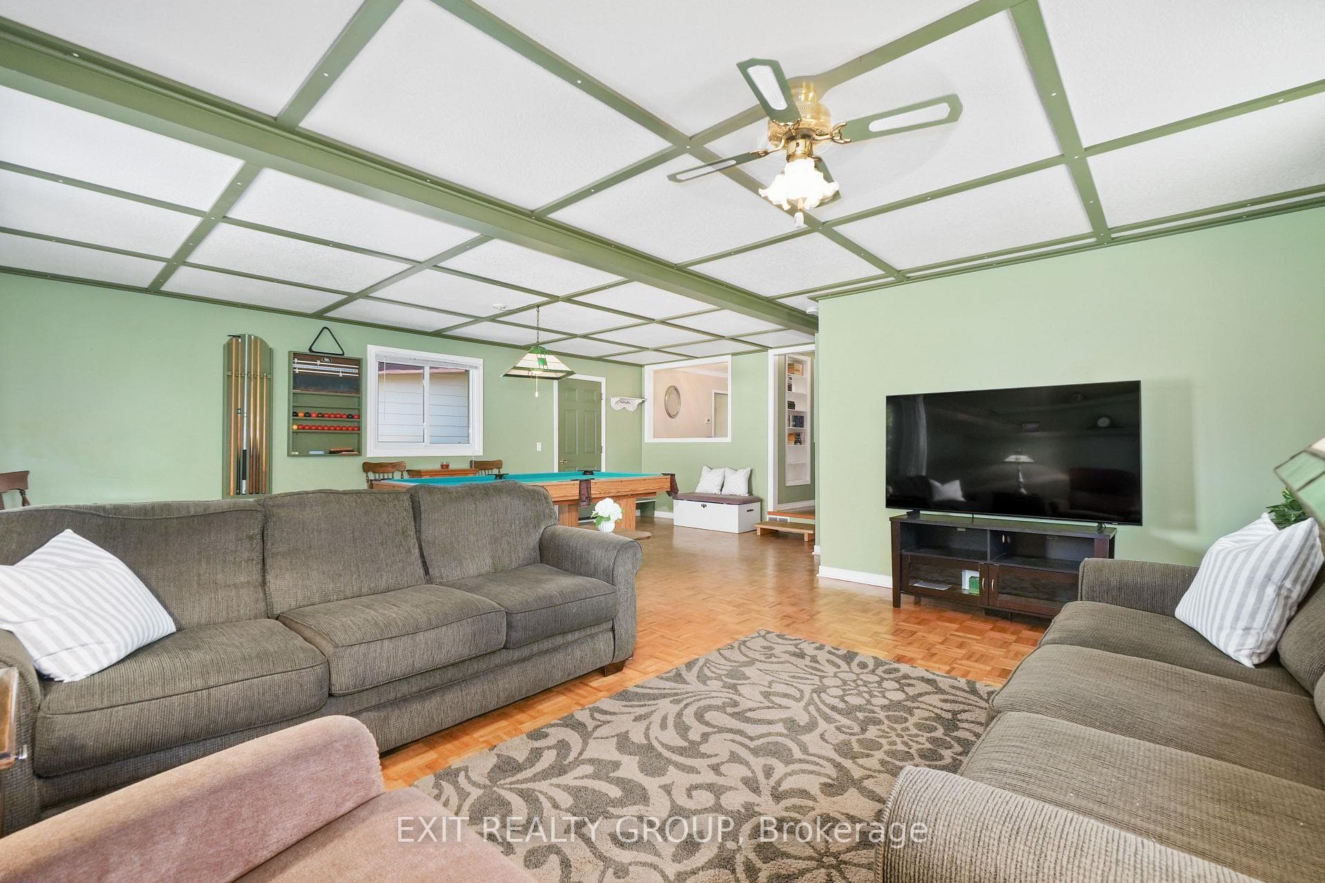 2402 Hamilton Road photo 22