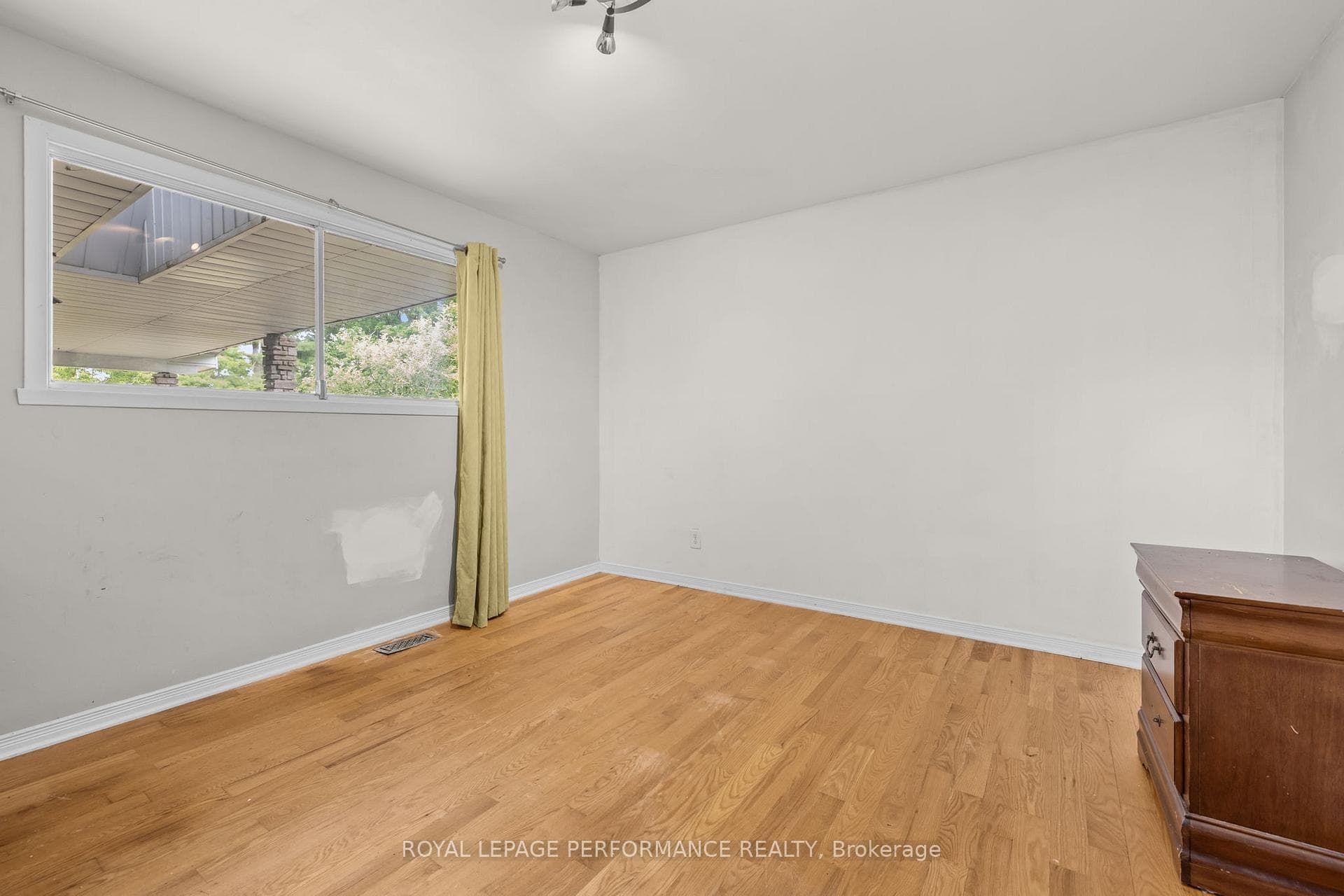438 Voyageur Place photo 30