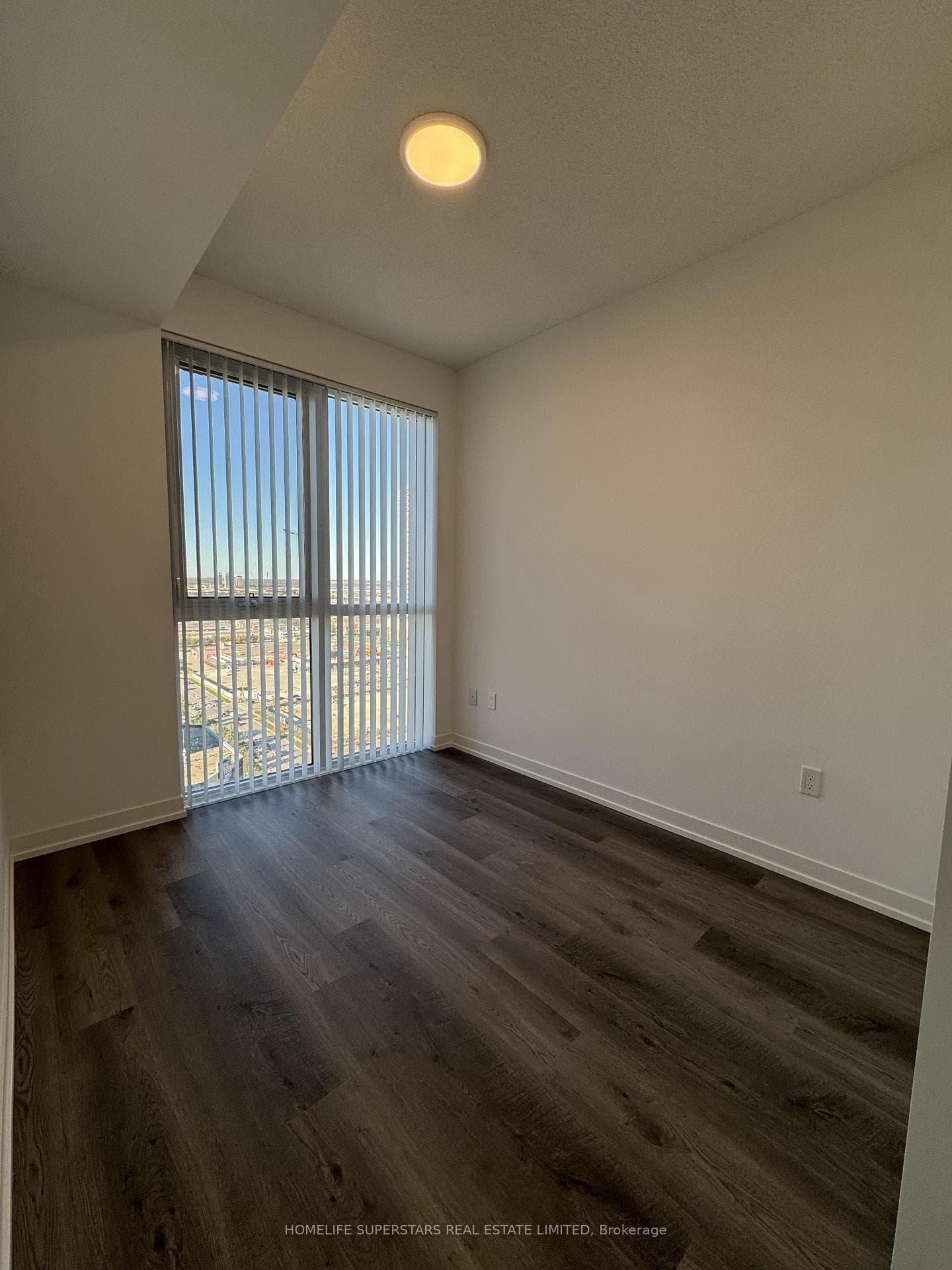 8 Interchange Way Unit 2602 photo 13