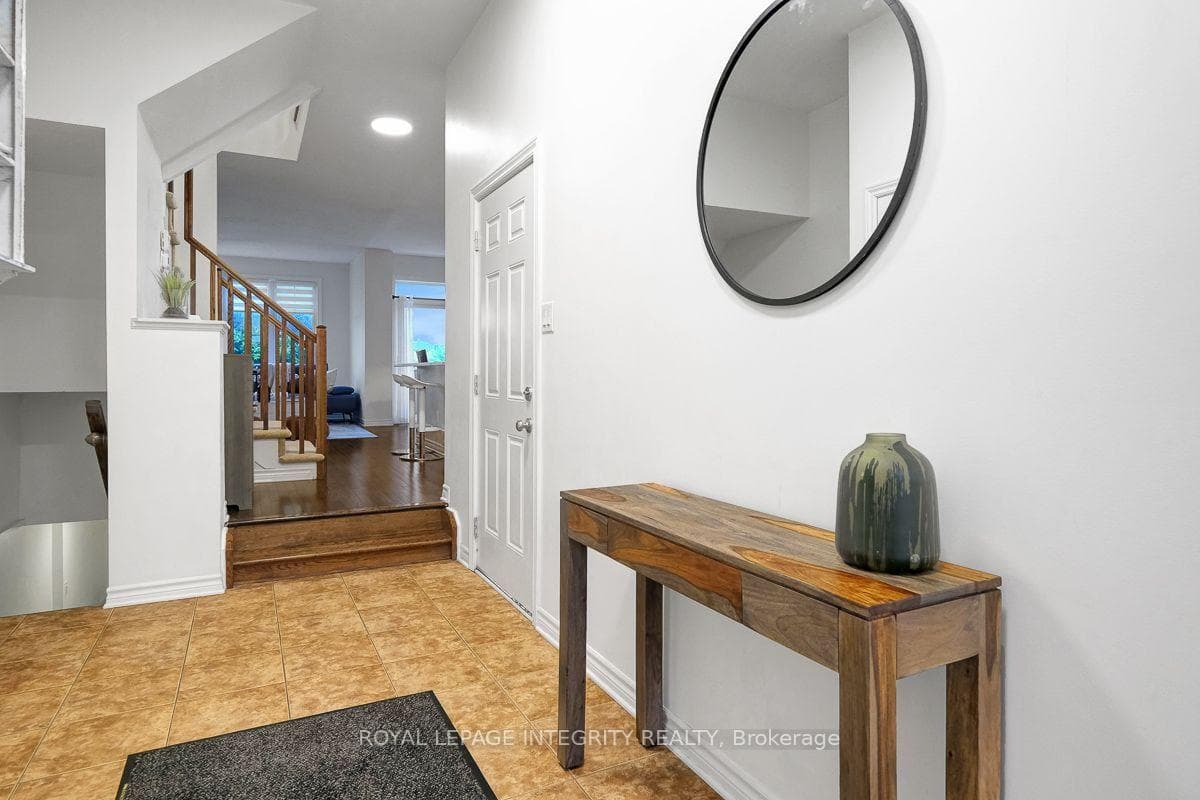 193 Mojave Crescent photo 6
