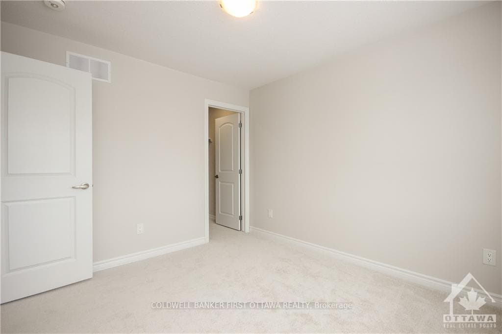 72 FOCALITY Crescent photo 24