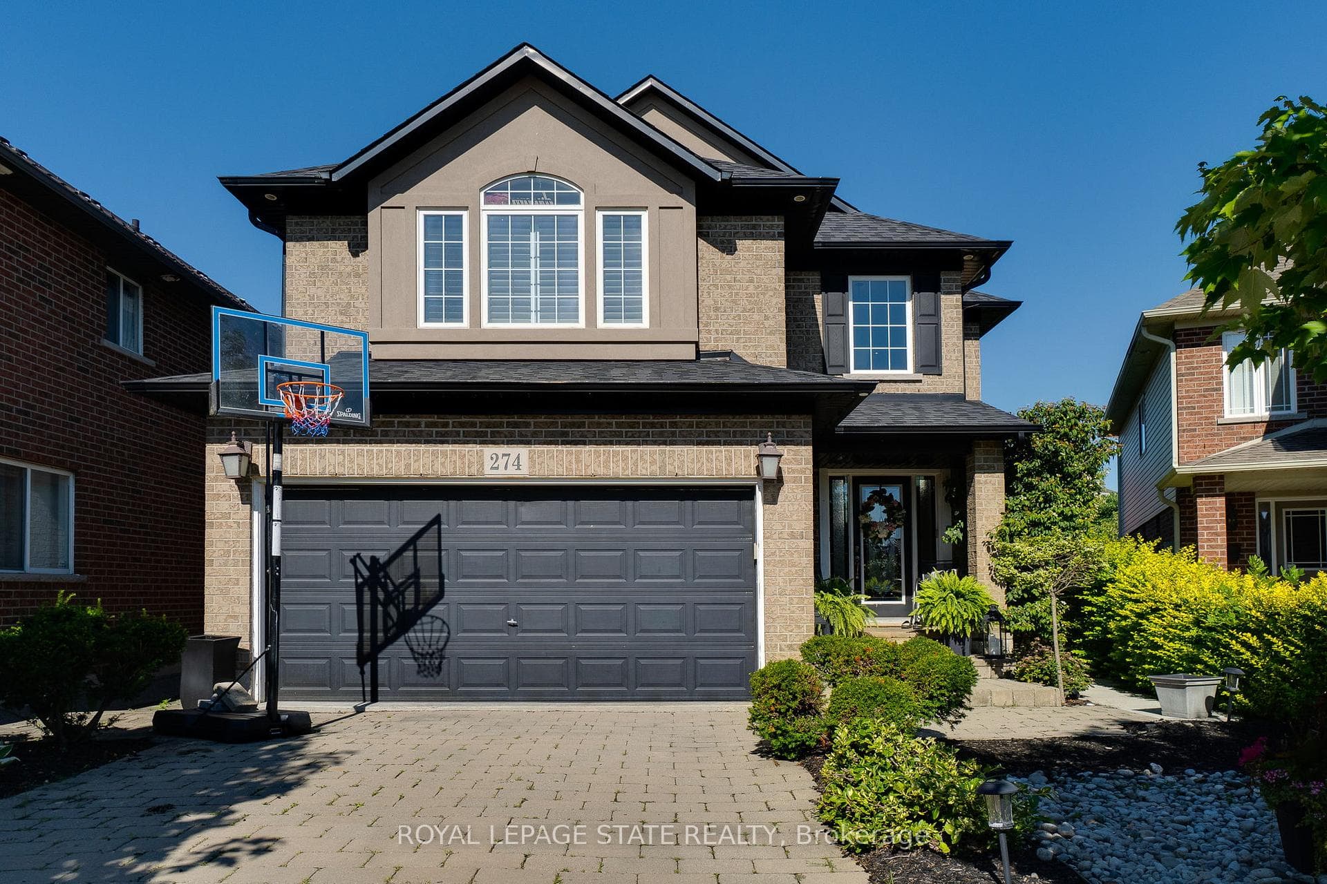 274 Springvalley Crescent photo 1