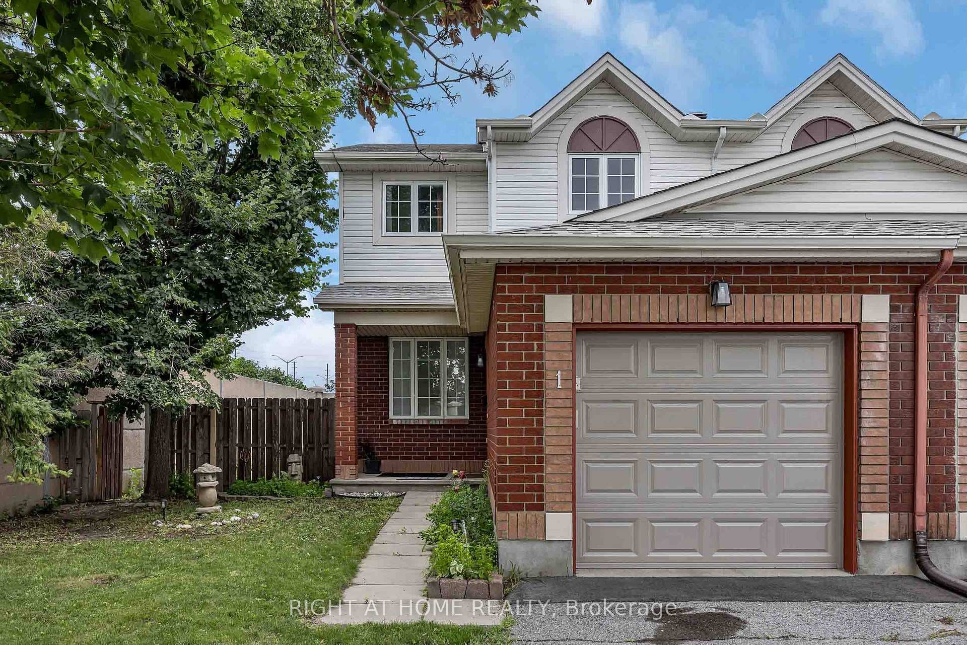 1 Kincardine Drive photo 3
