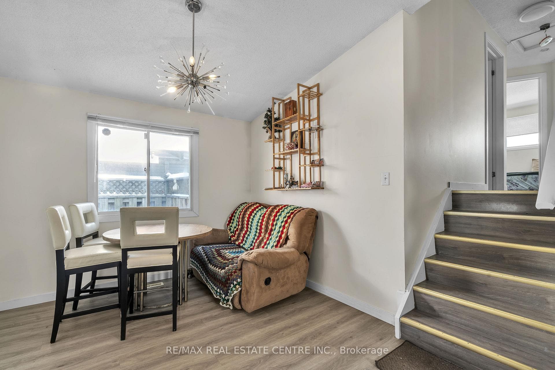 2059 Mountbatten Place photo 10