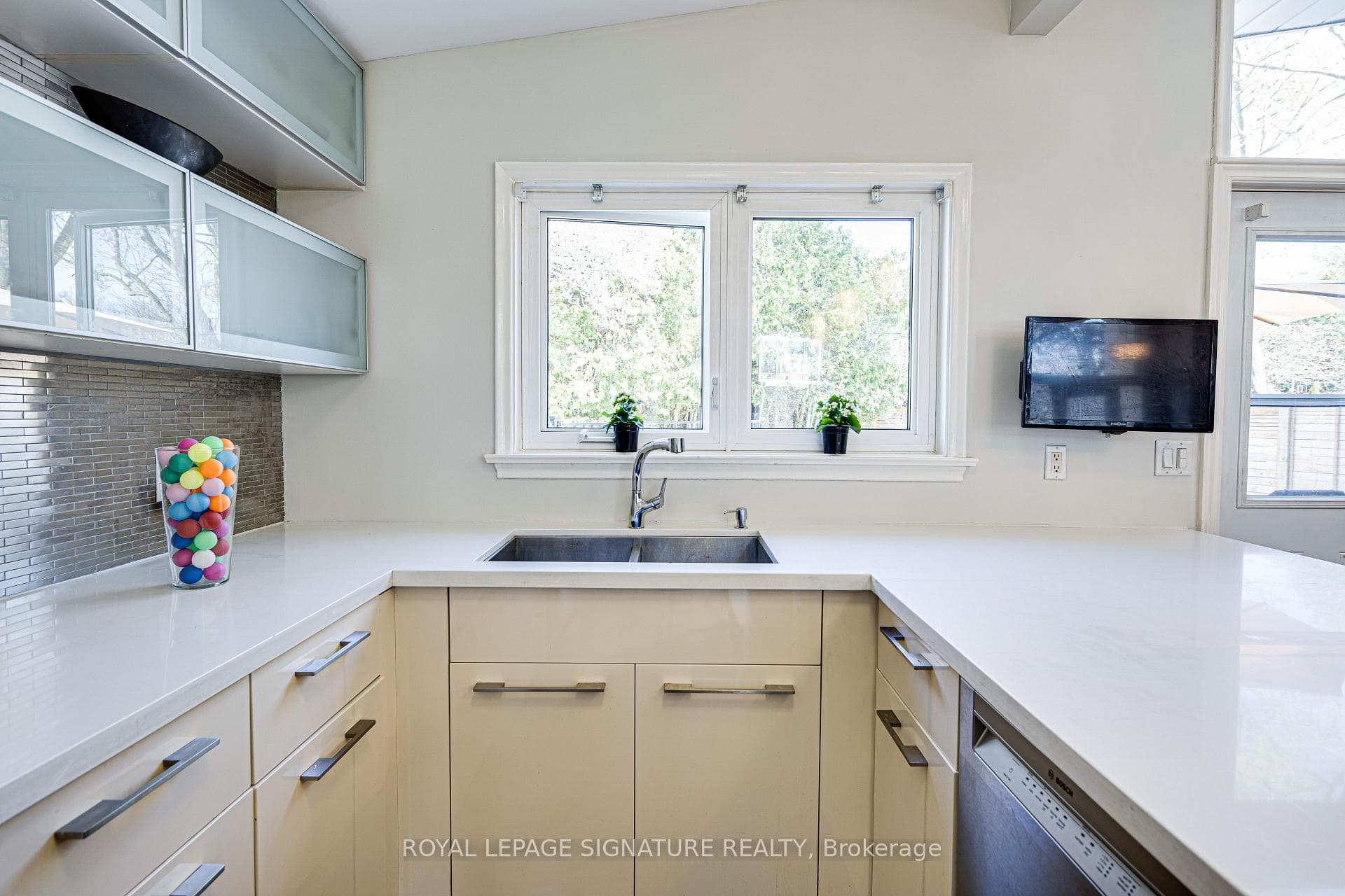 2 Parmbelle Crescent photo 3
