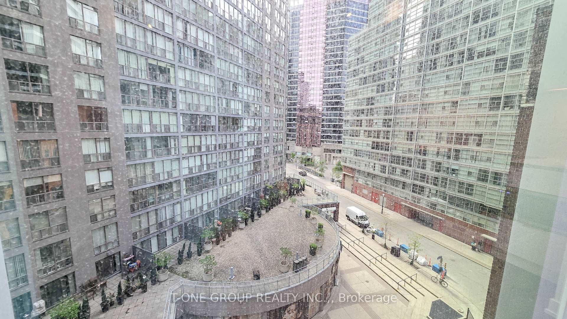 8 Wellesley Street Unit 603 photo 10