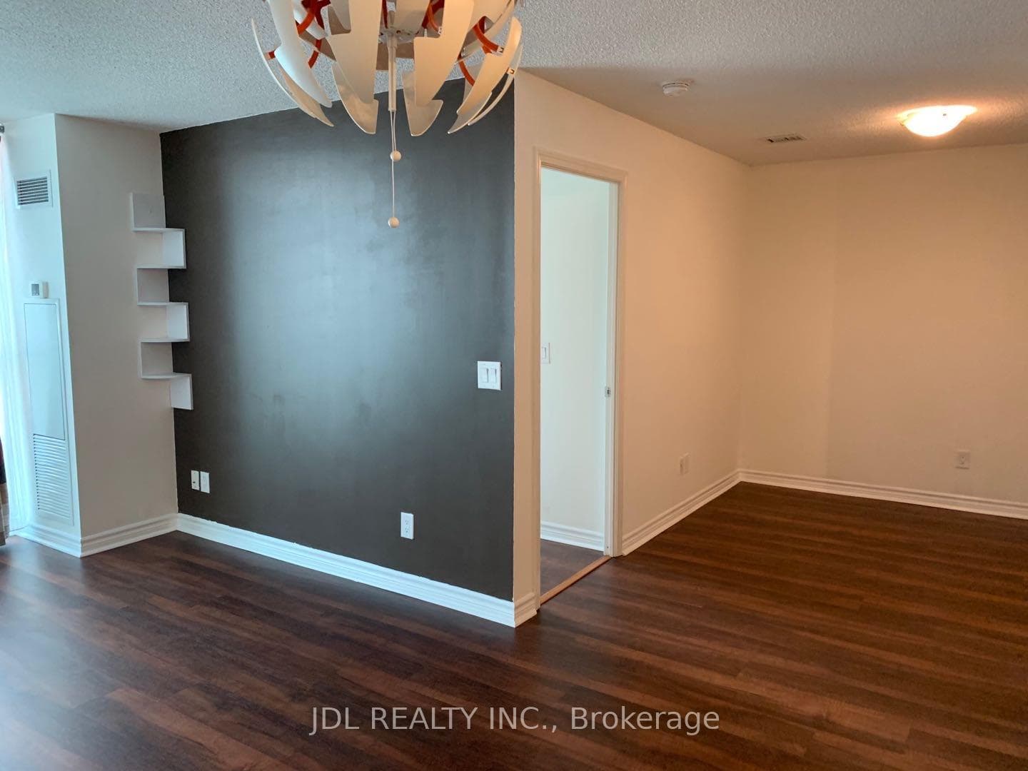 19 Grand Trunk Crescent Unit PH-05 photo 11