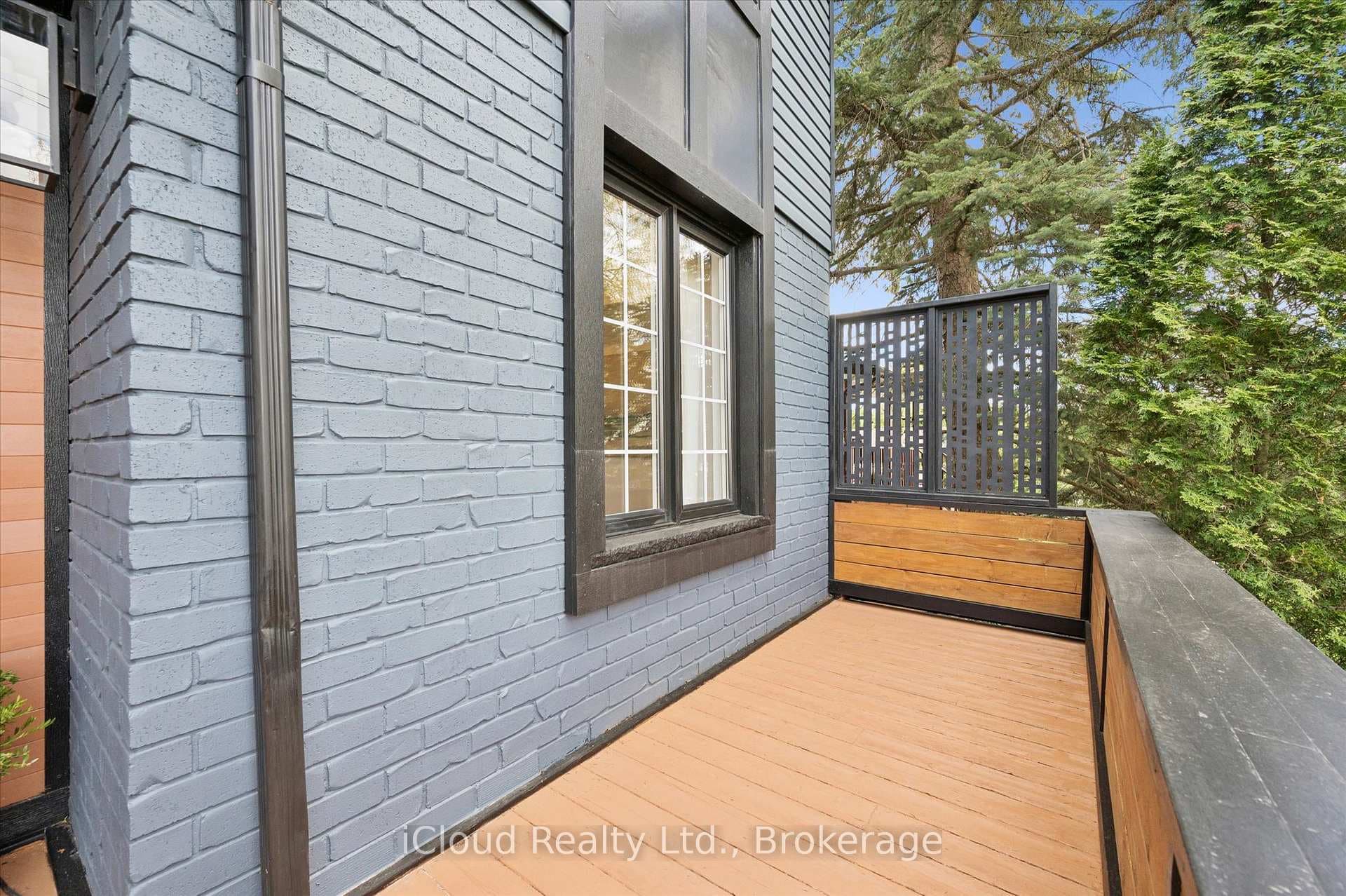 300 Gordon Street photo 6