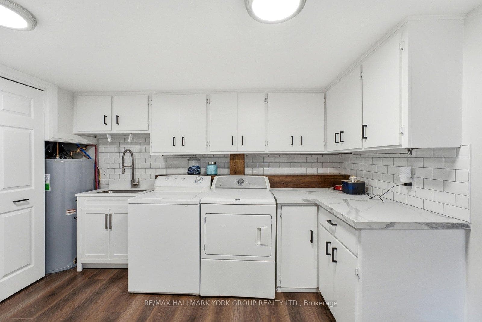 54 Twmarc Avenue photo 38