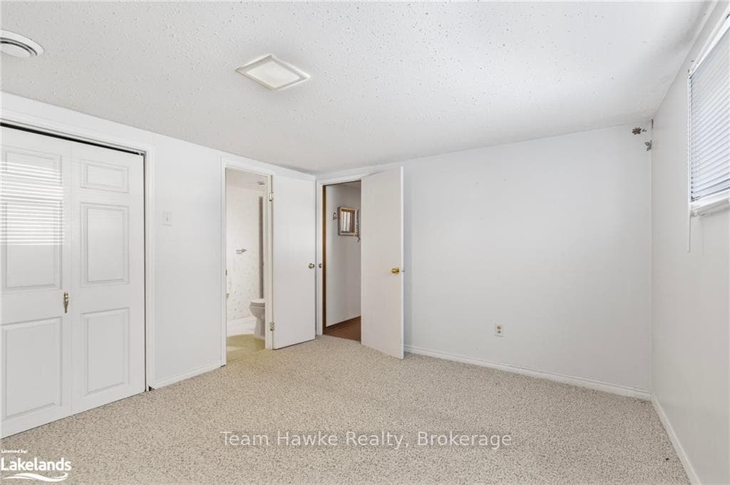 818 BIRCHWOOD Drive photo 21