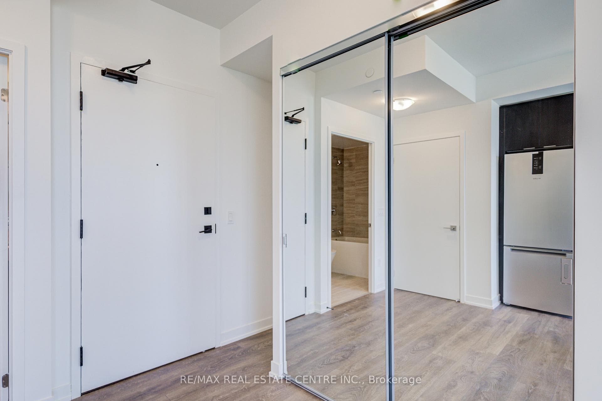 474 Caldari Road Unit 2204 photo 6