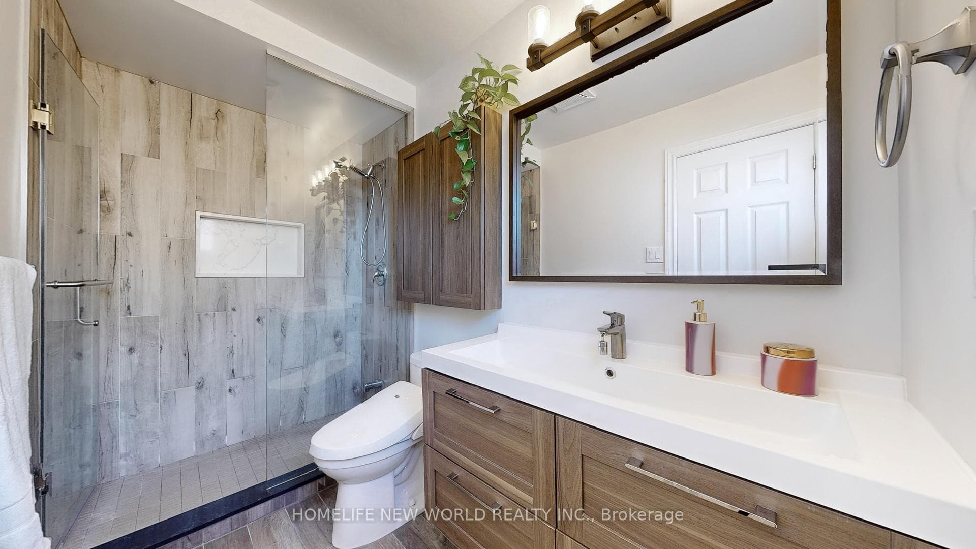 12 Milton Place photo 23