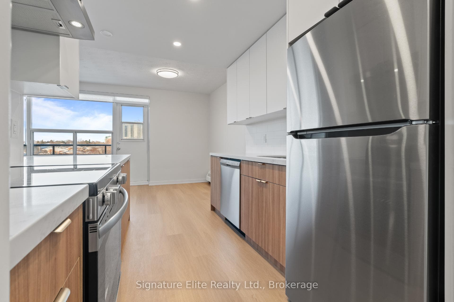 10 Fontenay Court Unit 612 photo 3