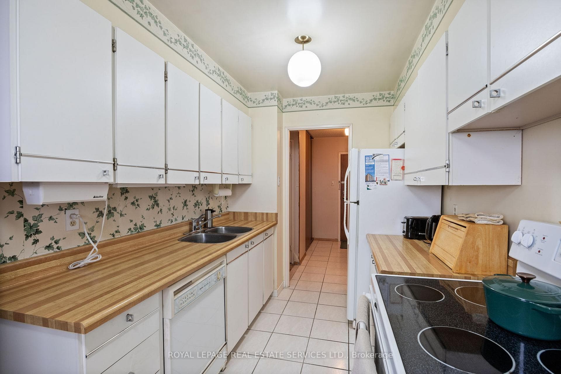 40 Baif Boulevard Unit 709 photo 17